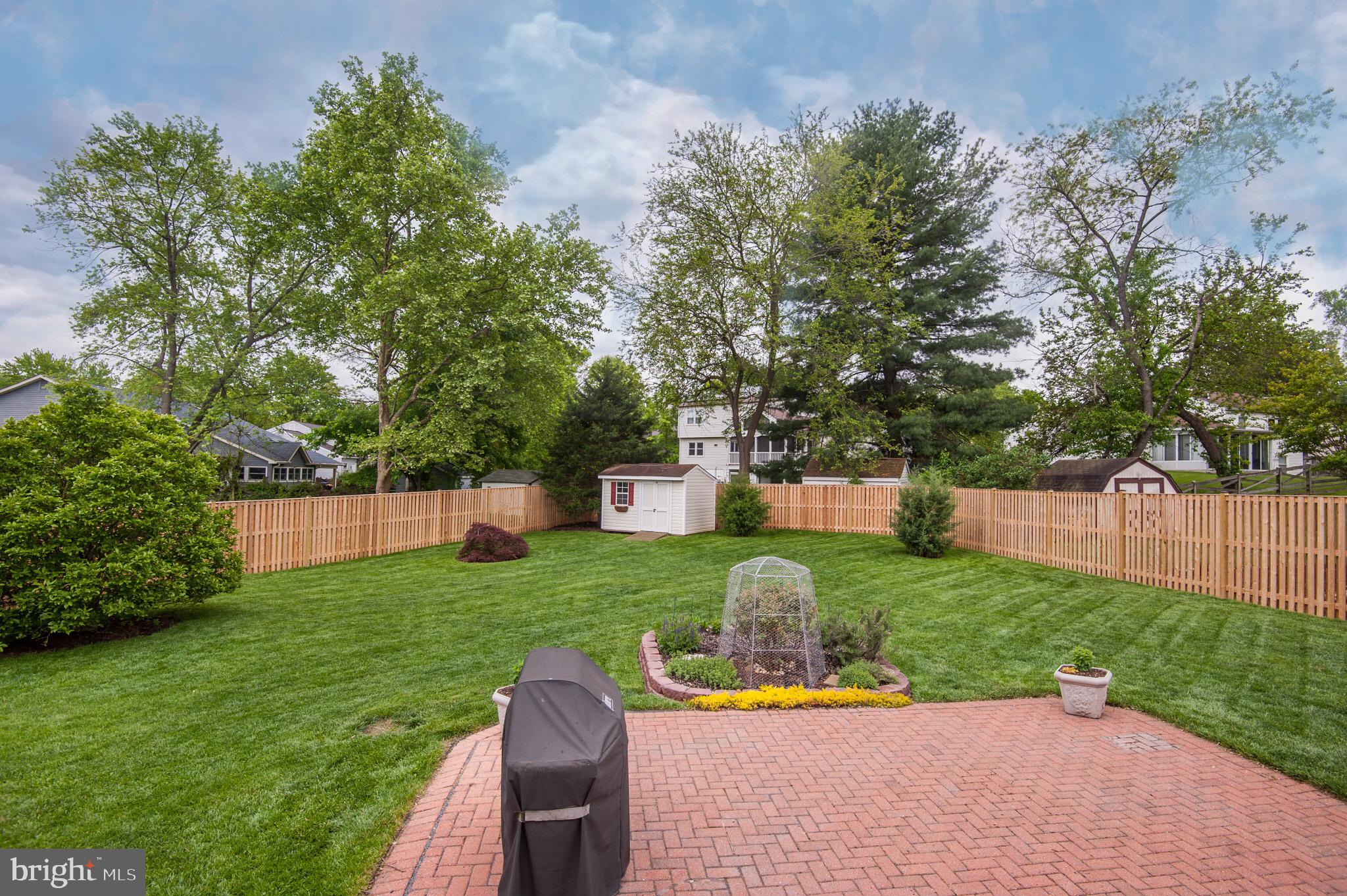 HUNTERS CREEK - Residential