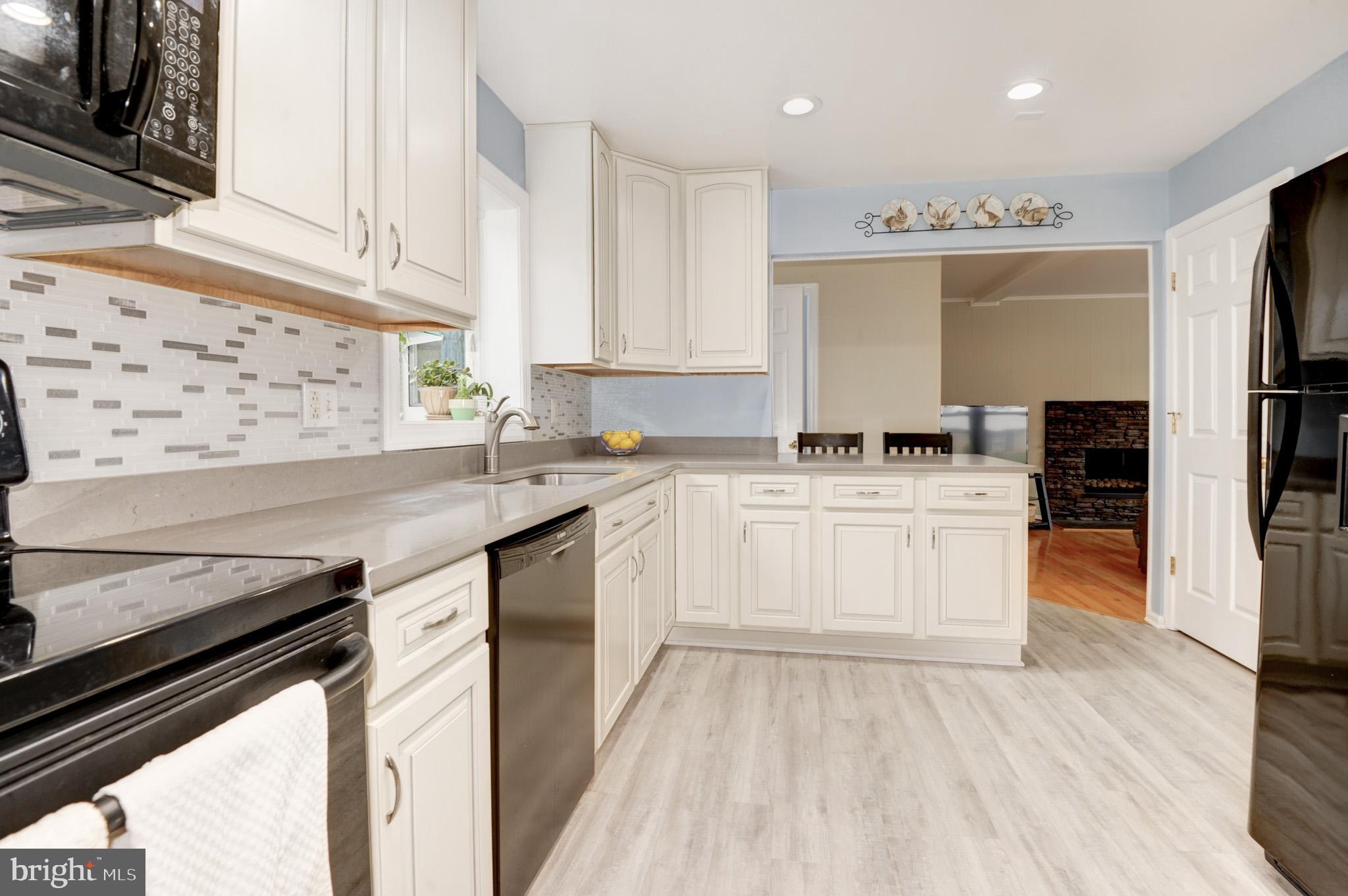 HUNTERS CREEK - Residential