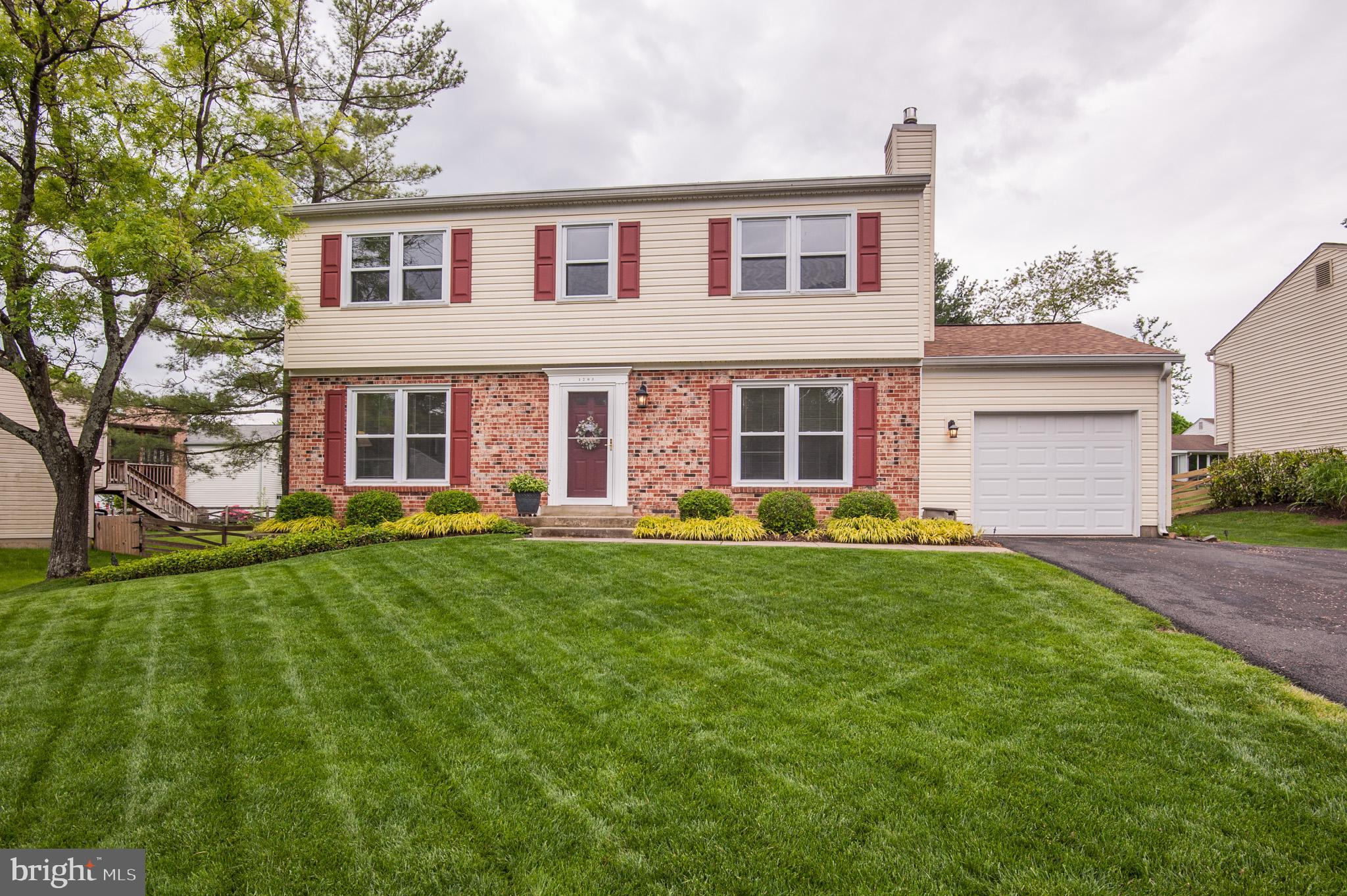 HUNTERS CREEK - Residential