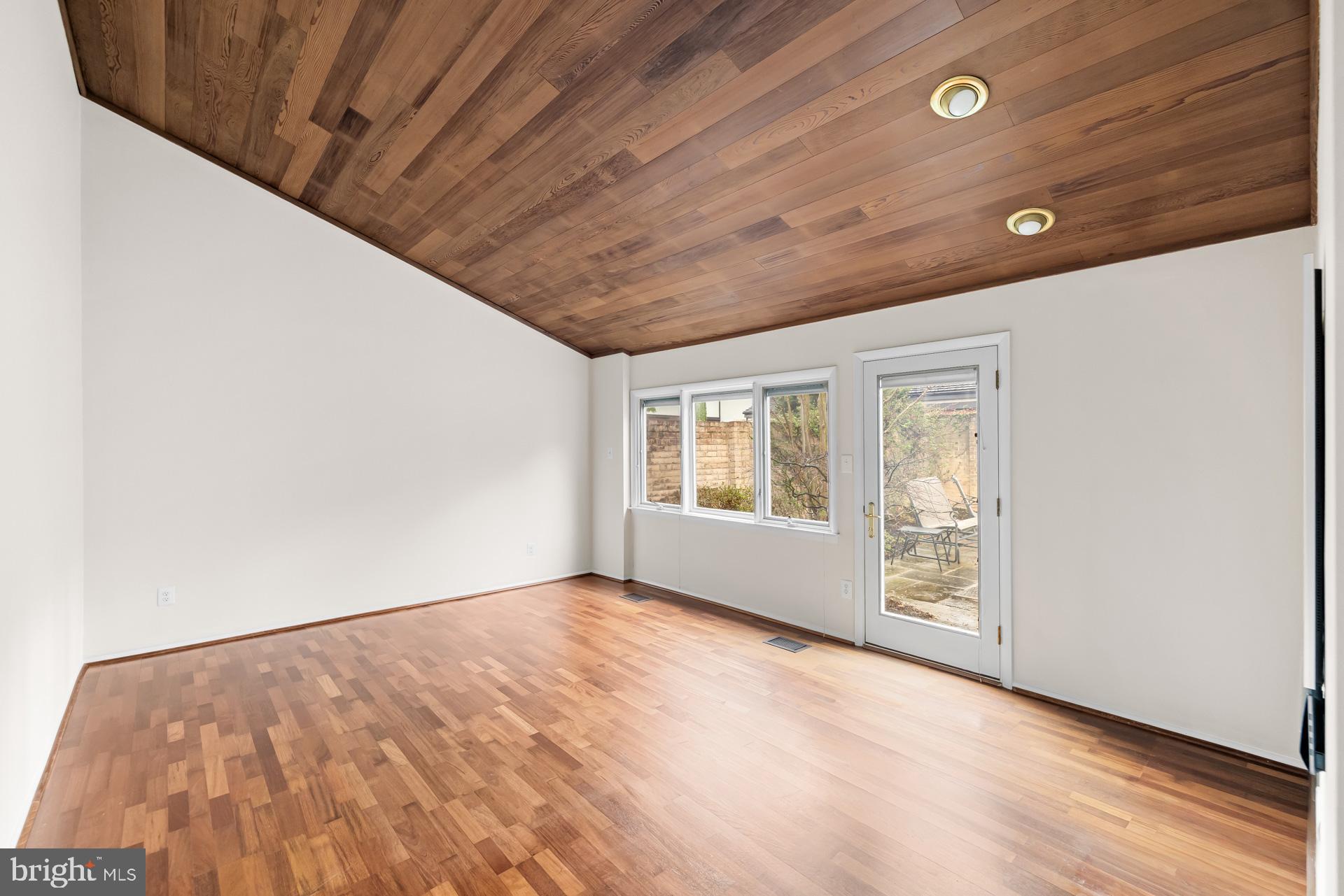 COURTS OF WYNGATE - Residential