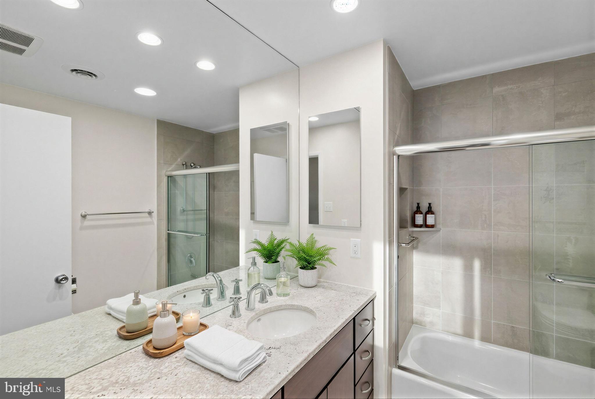 COURTS OF WYNGATE - Residential