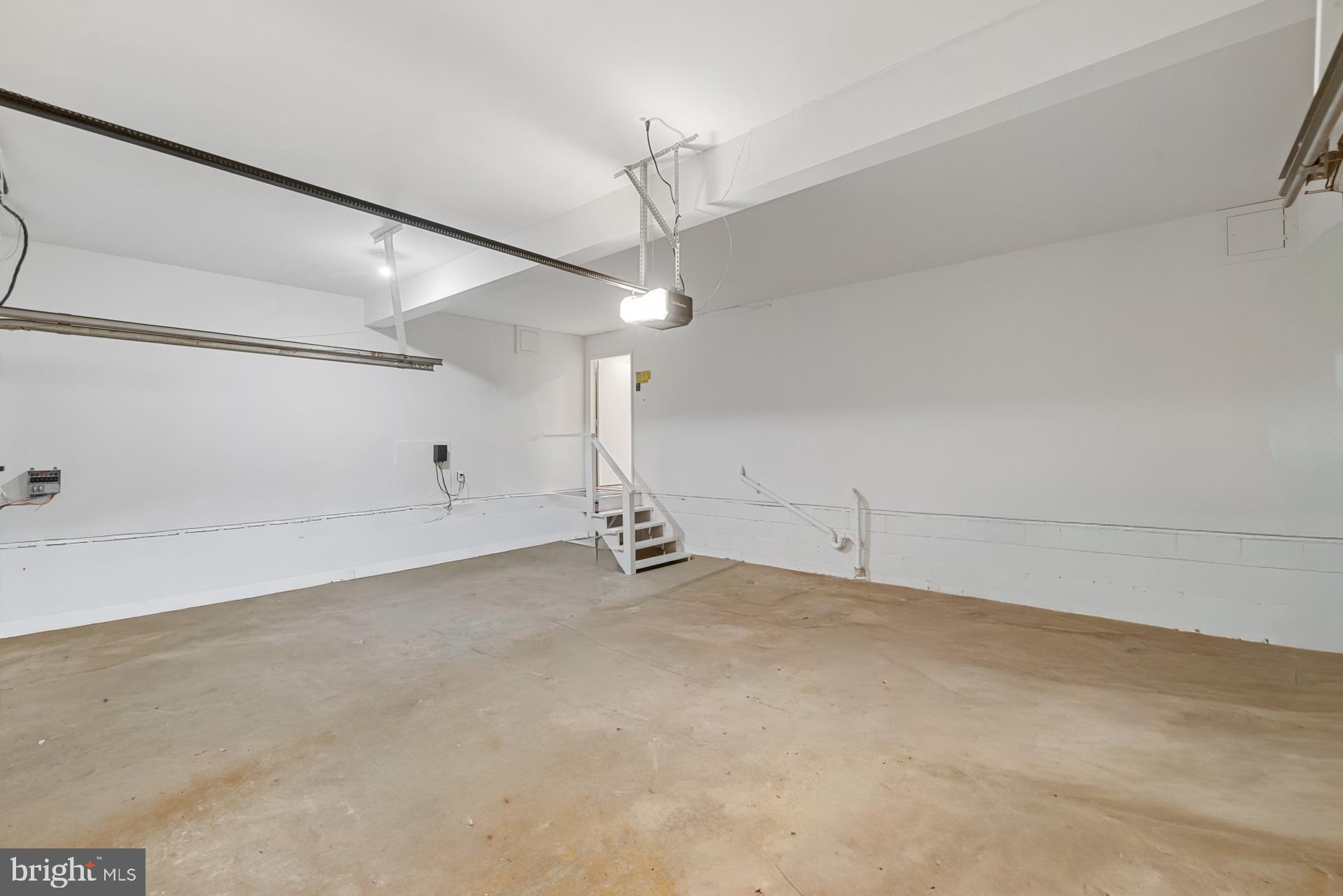 COURTS OF WYNGATE - Residential