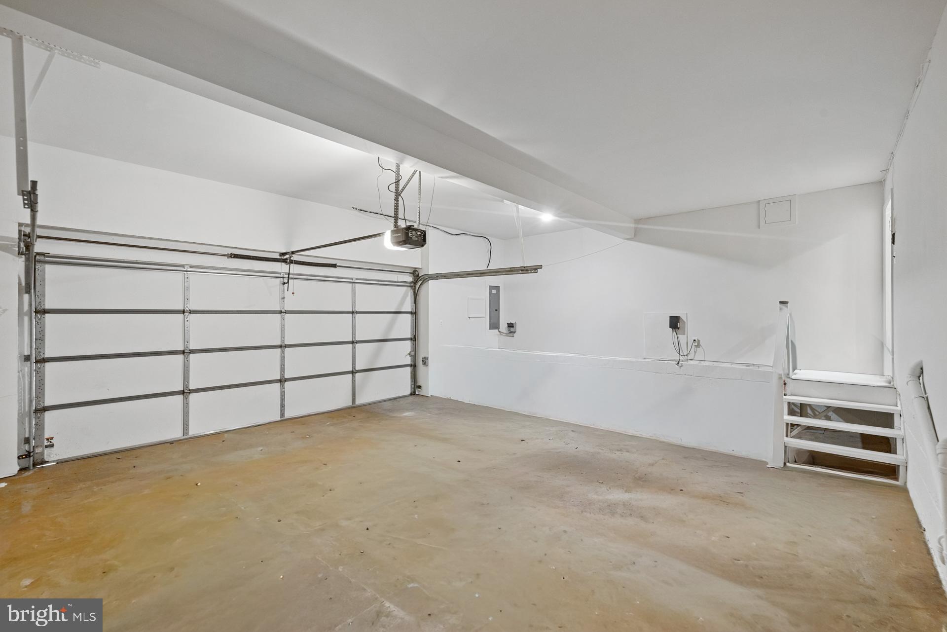 COURTS OF WYNGATE - Residential