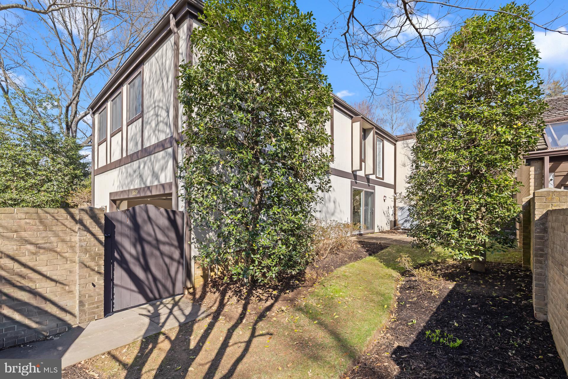 COURTS OF WYNGATE - Residential