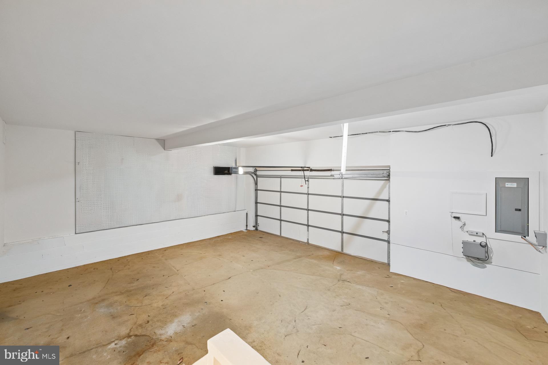 COURTS OF WYNGATE - Residential