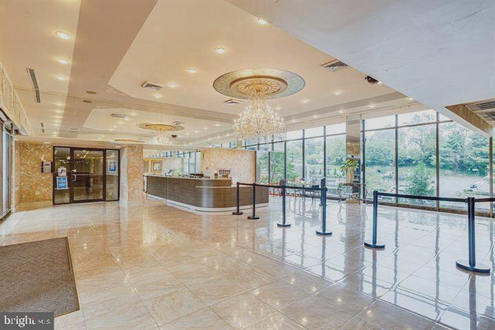 PRESIDENTIAL TOWERS - Residential
