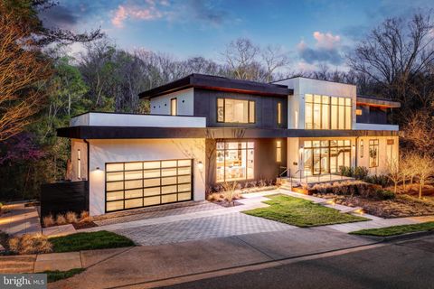 3632 36TH ROAD N ARLINGTON VA 22207