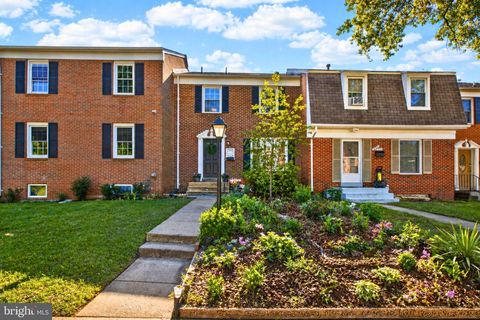 Photo of 7534 Campbell Court, MANASSAS, VA 20109 (MLS # VAPW2117176)