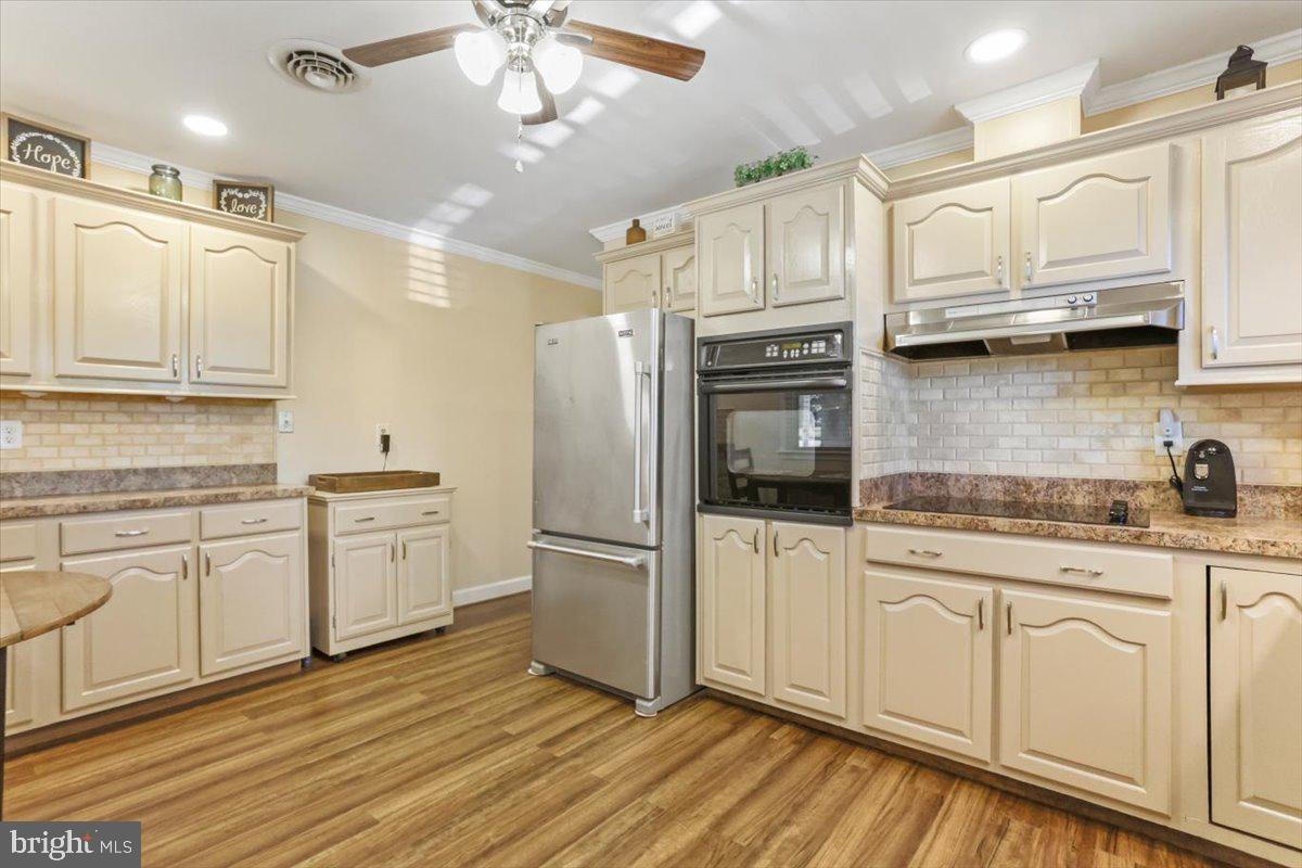 CLOVERTON - Residential