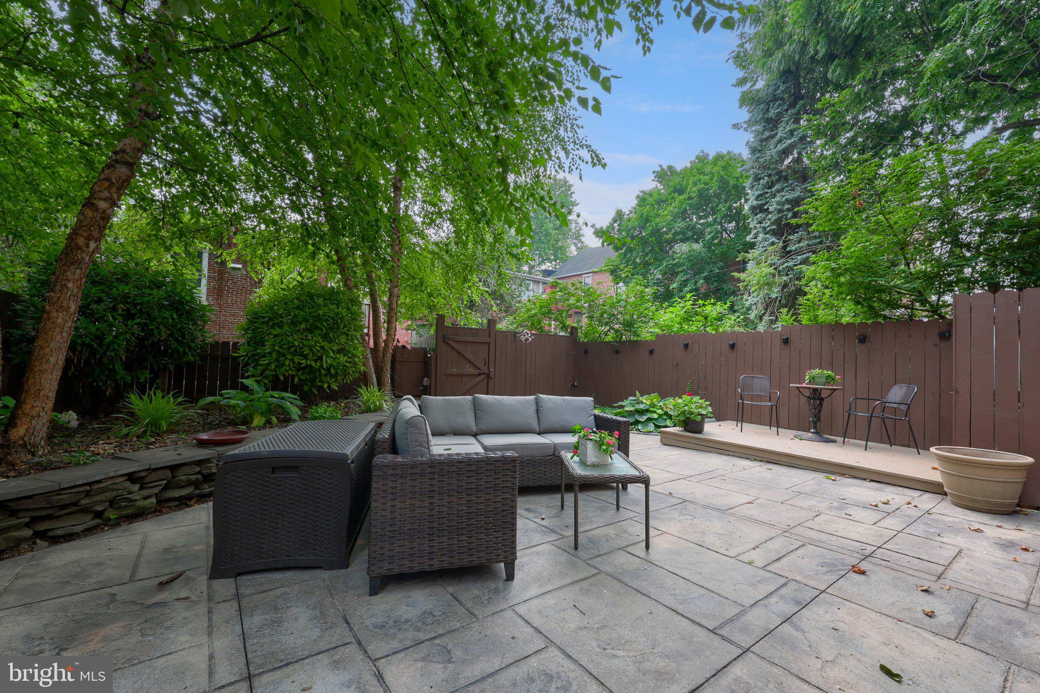 138 N MULBERRY STREET
