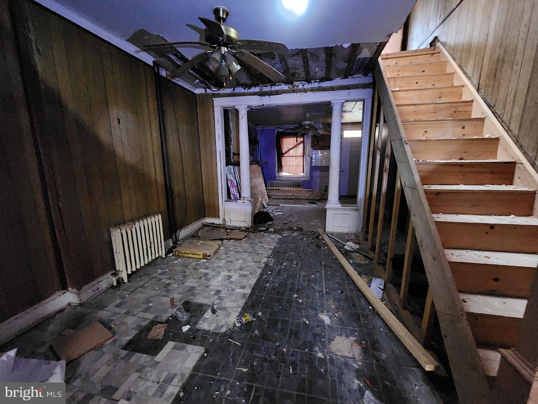 2727 W FAIRMOUNT AVENUE