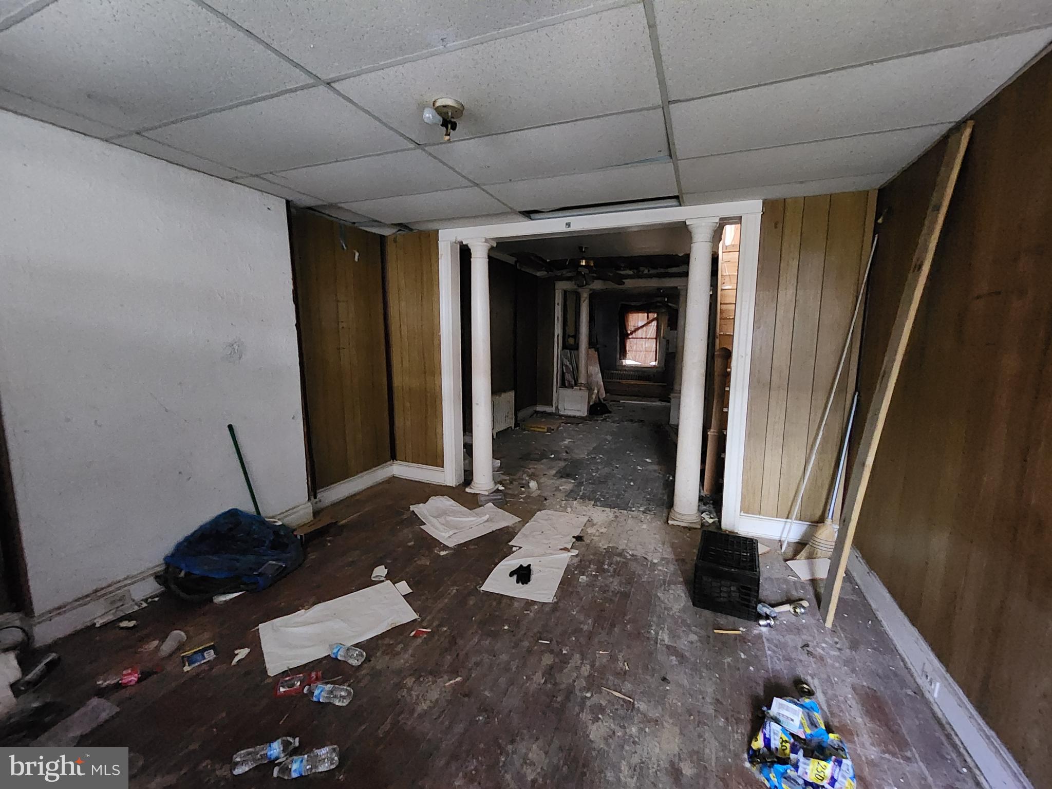 2727 W FAIRMOUNT AVENUE