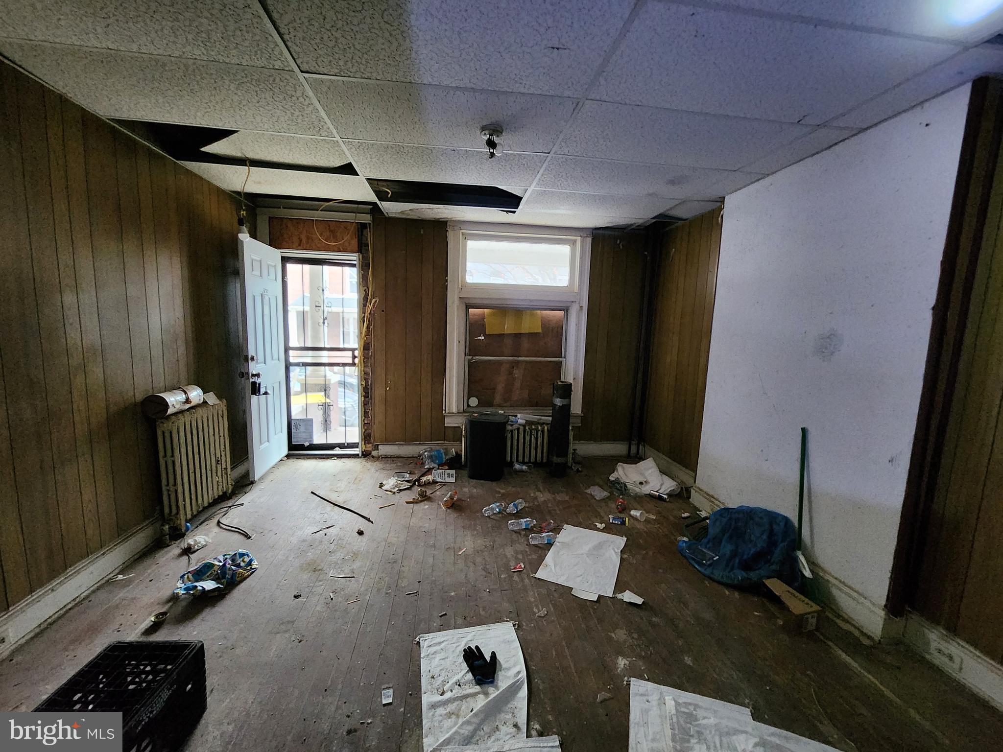 2727 W FAIRMOUNT AVENUE