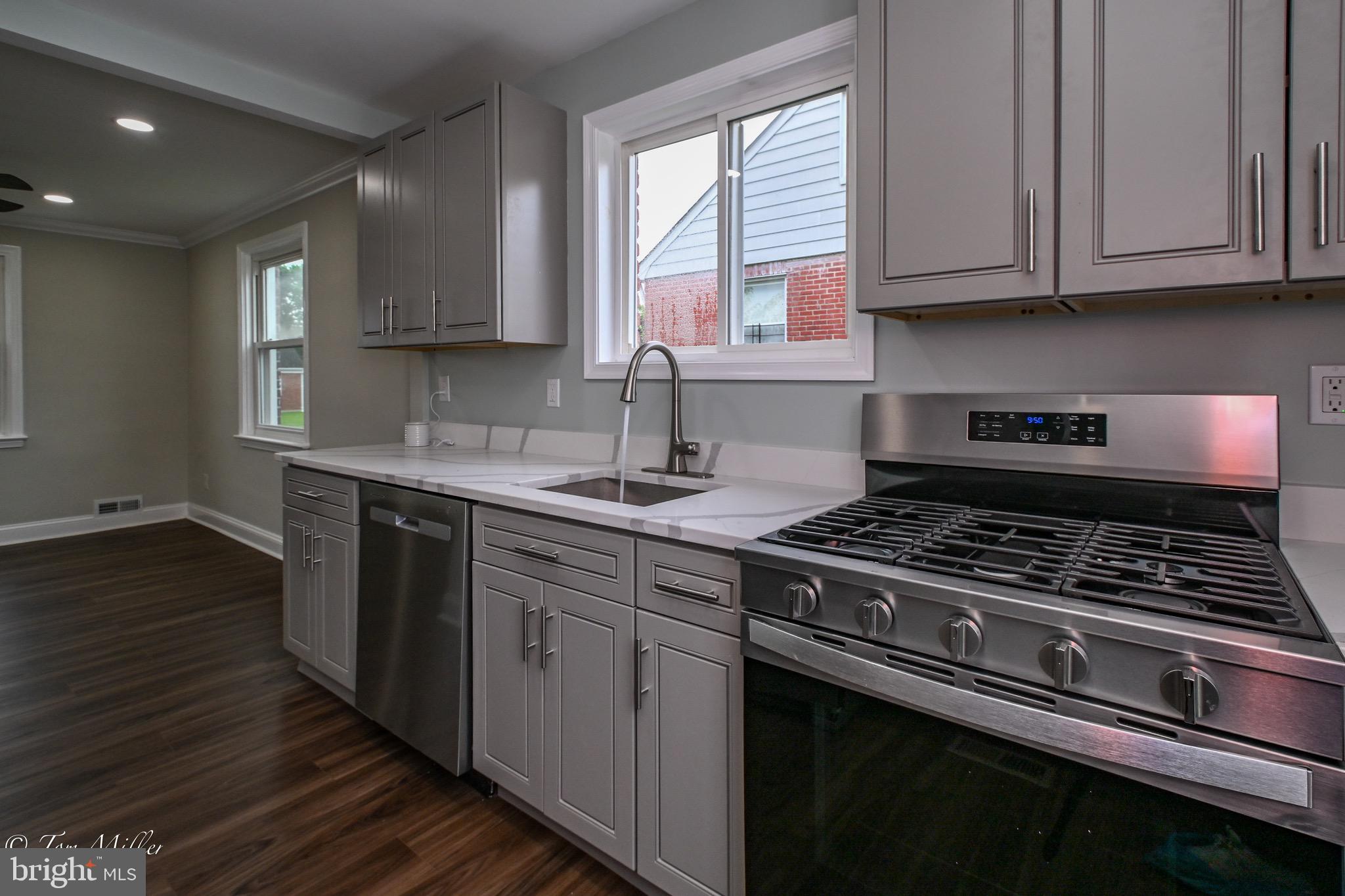 KENILWORTH PARK - Residential
