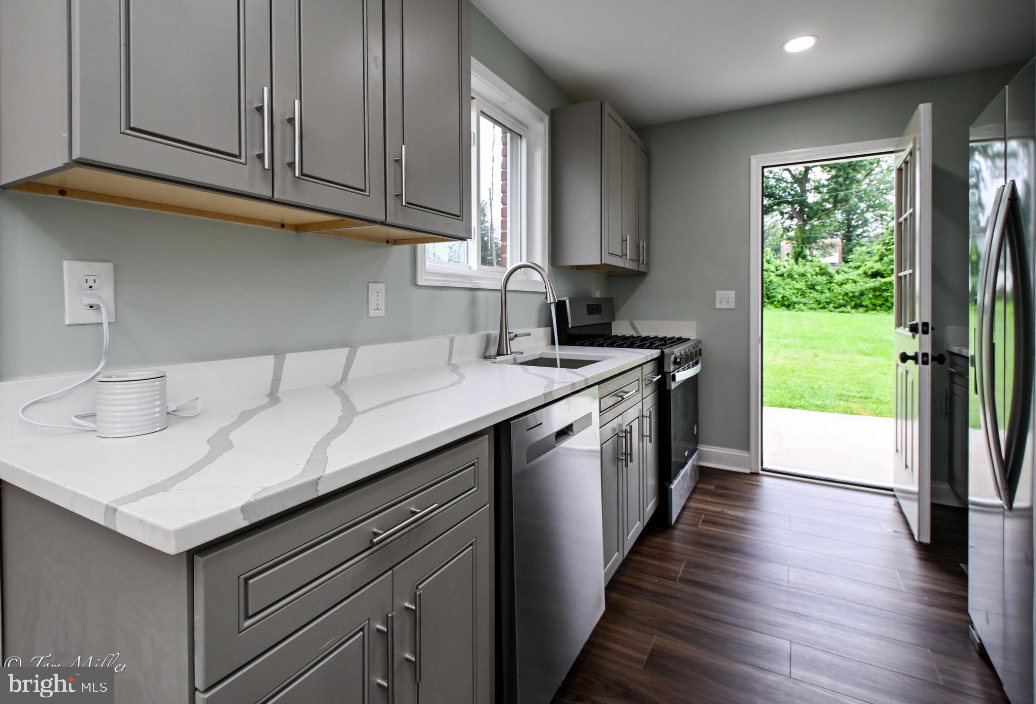 KENILWORTH PARK - Residential