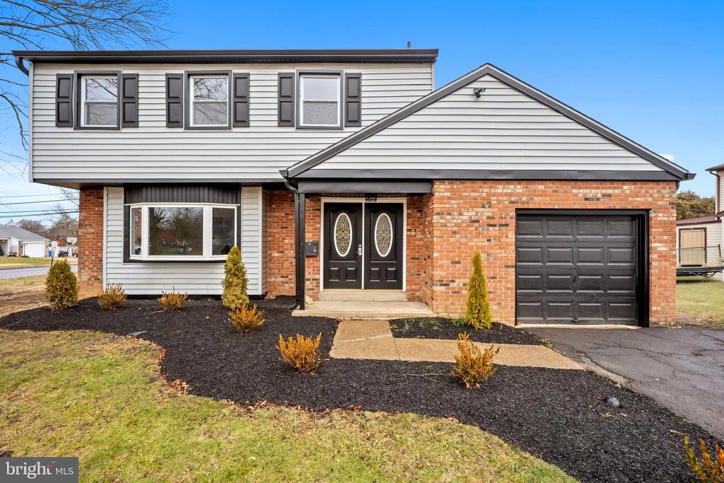 Photo of 507 Hood Boulevard, FAIRLESS HILLS, PA 19030 (MLS # PABU2111510)