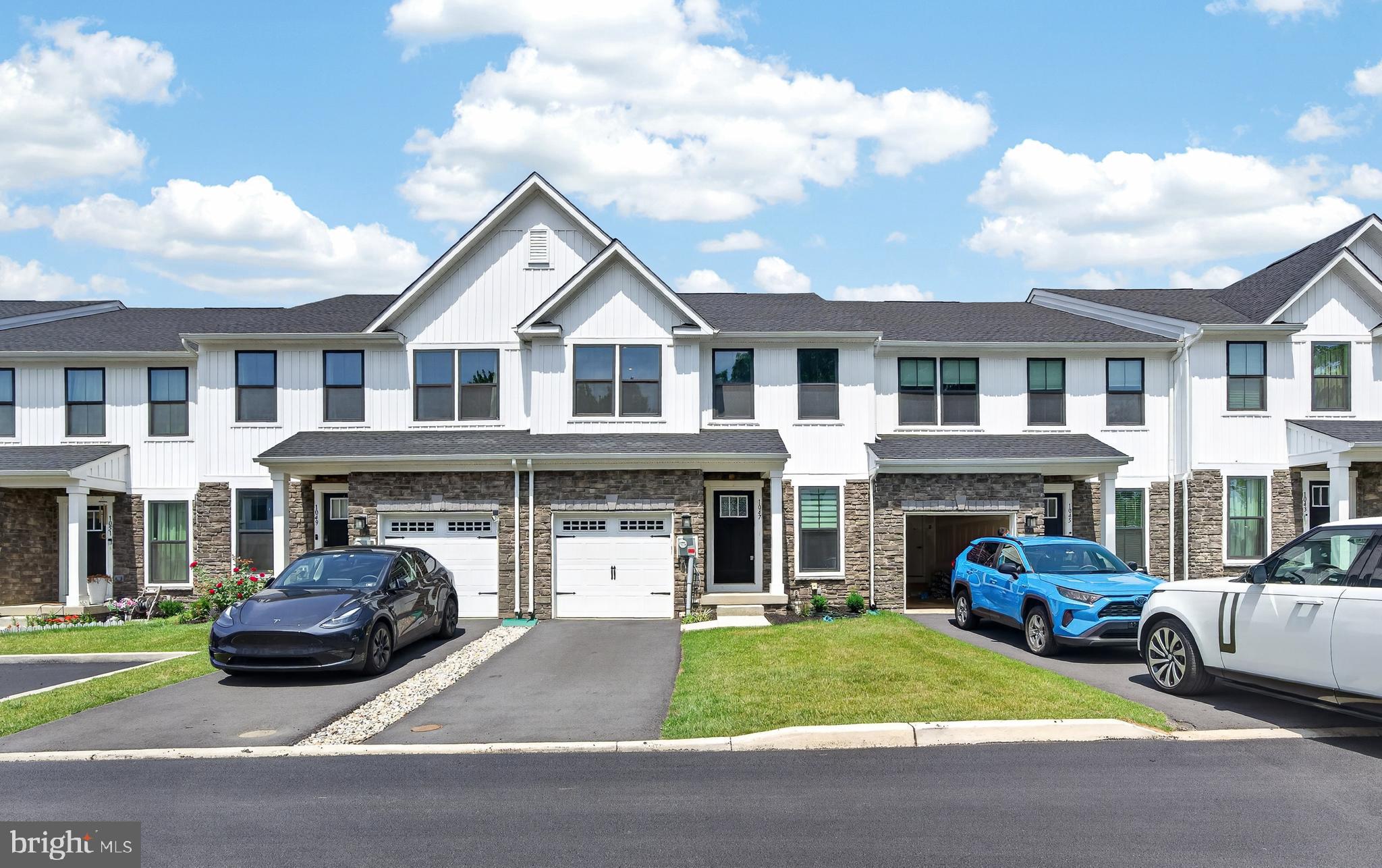 1047 WATSON COURT