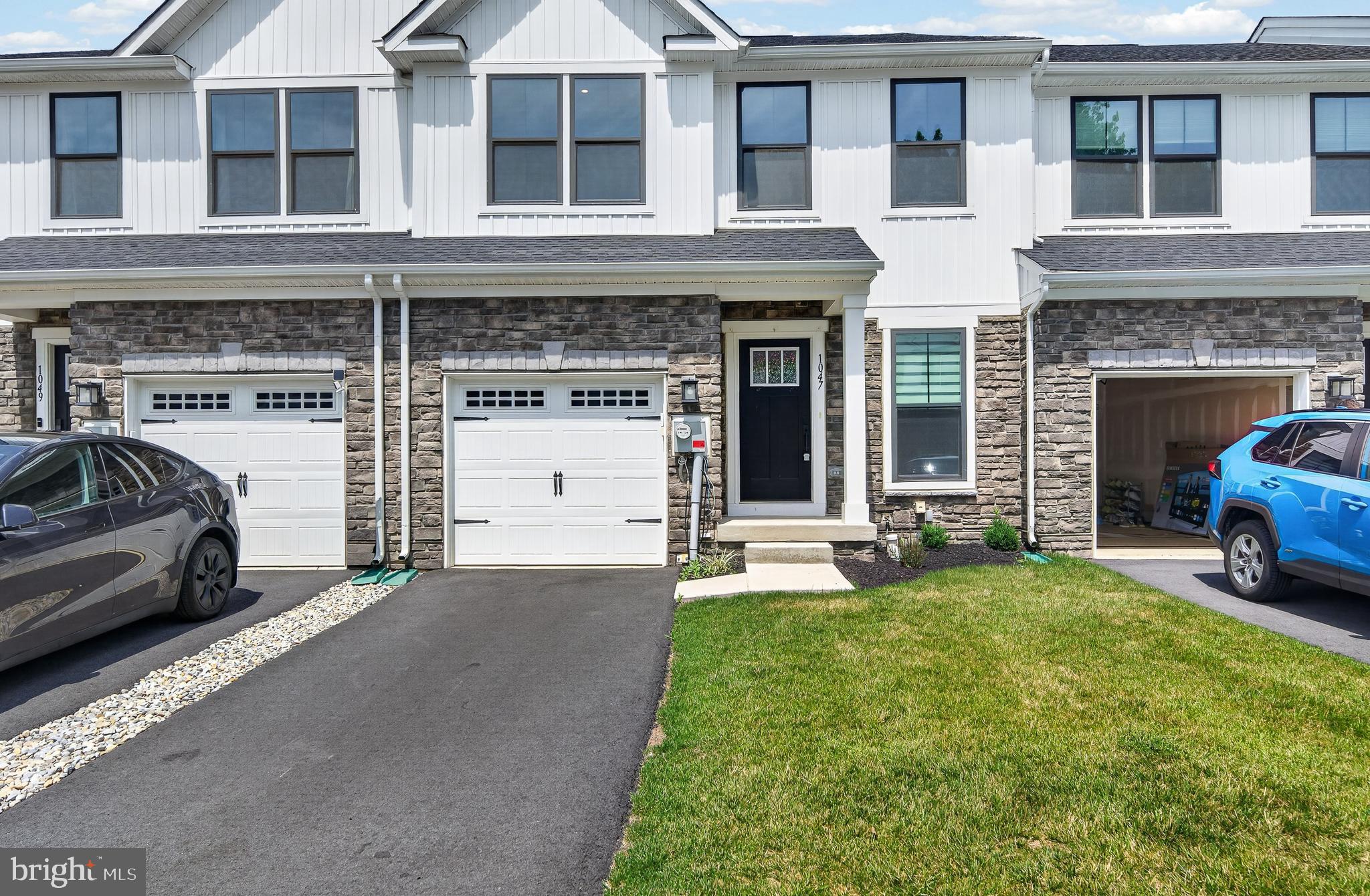 1047 WATSON COURT