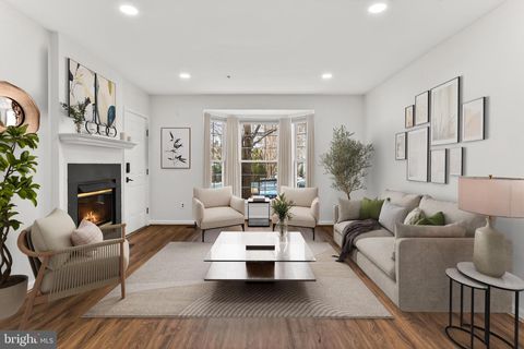 Condo For Sale - 1520 Northern Neck Drive #101<br/> VIENNA, VA 22182