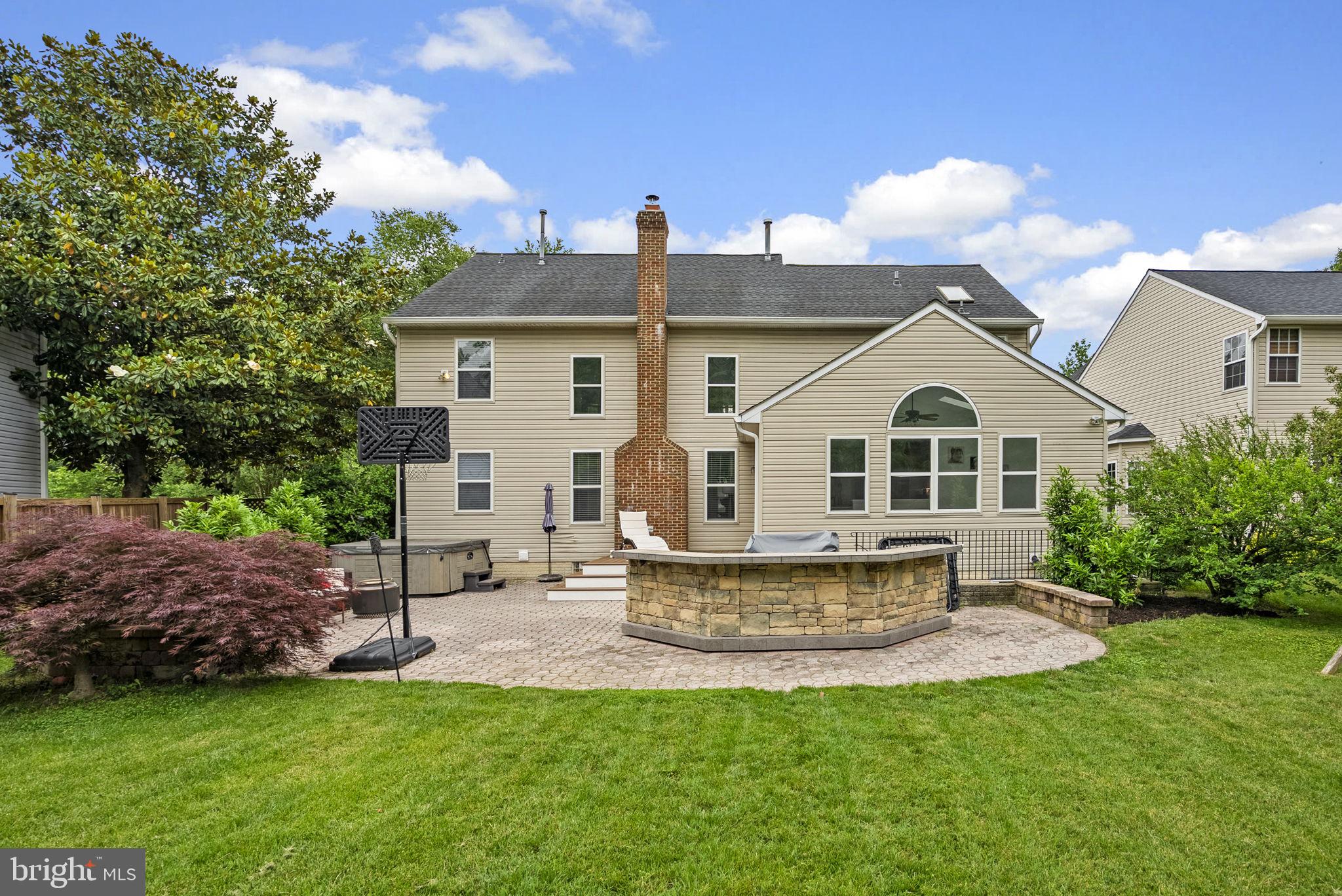 NORTHRIDGE - Residential