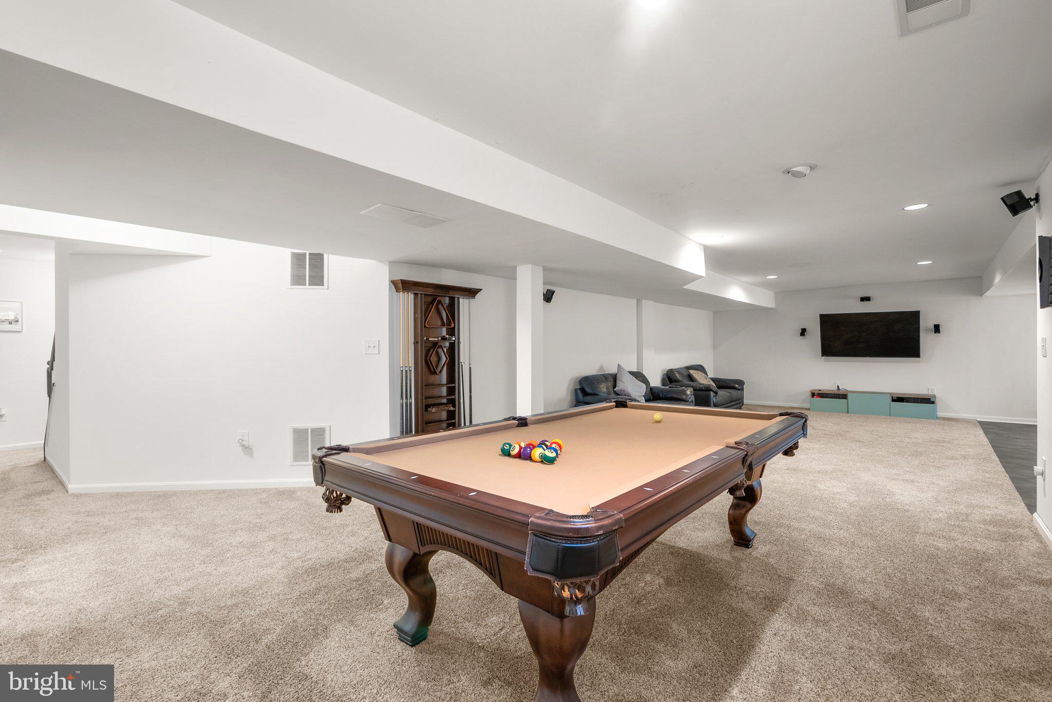 NORTHRIDGE - Residential