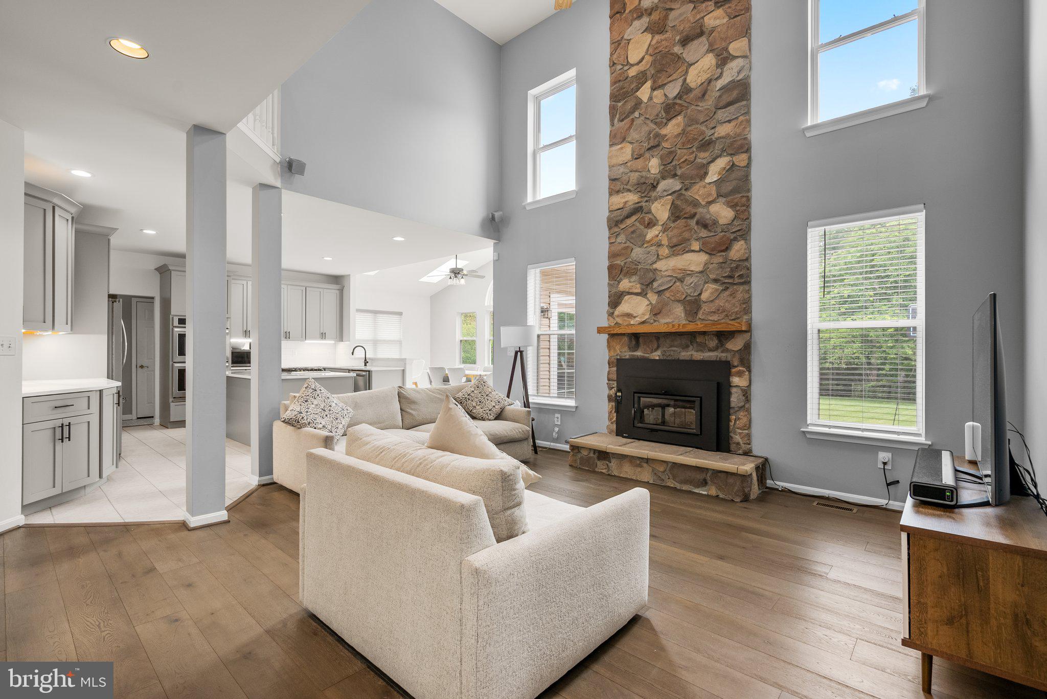 NORTHRIDGE - Residential