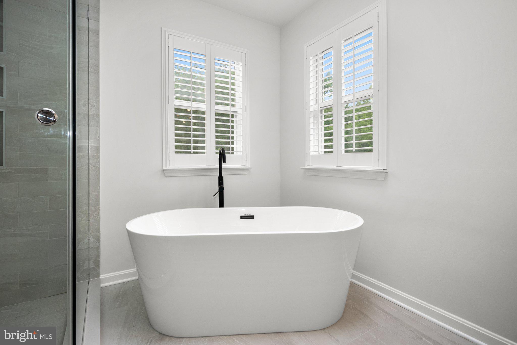 NORTHRIDGE - Residential