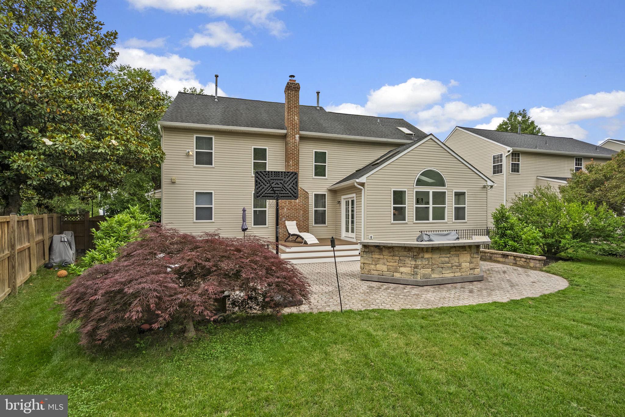 NORTHRIDGE - Residential