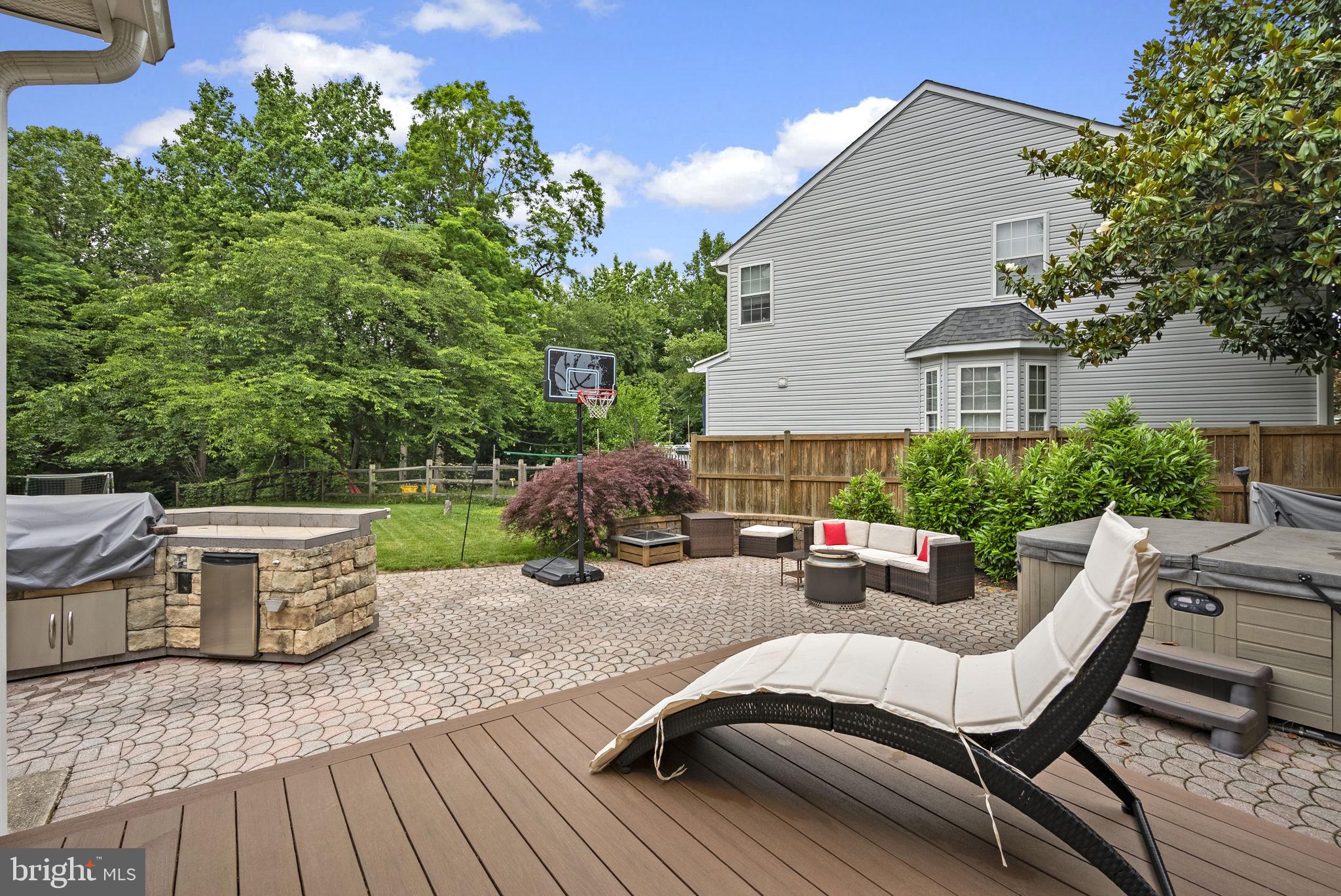 NORTHRIDGE - Residential