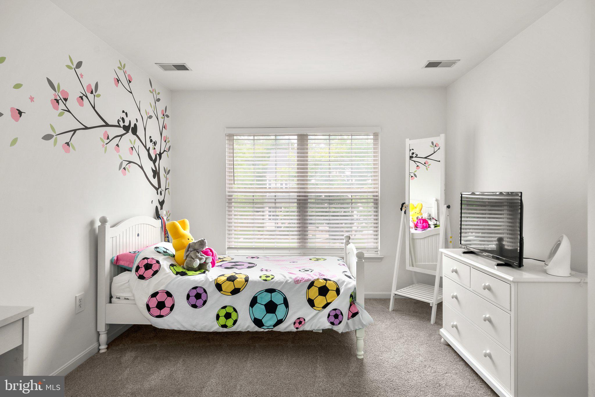 NORTHRIDGE - Residential