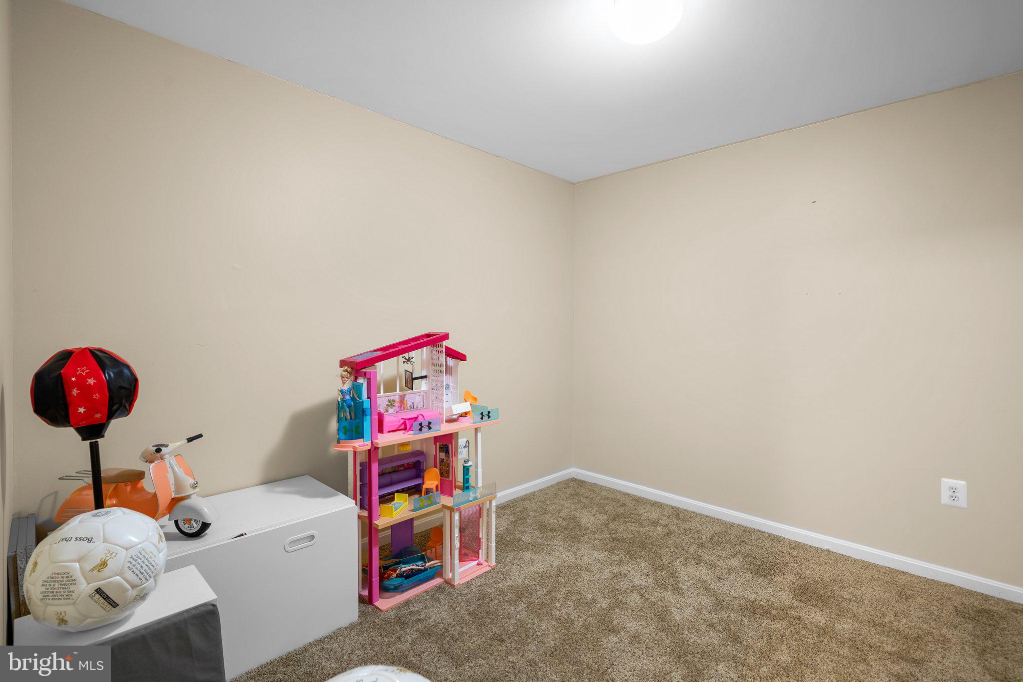 NORTHRIDGE - Residential