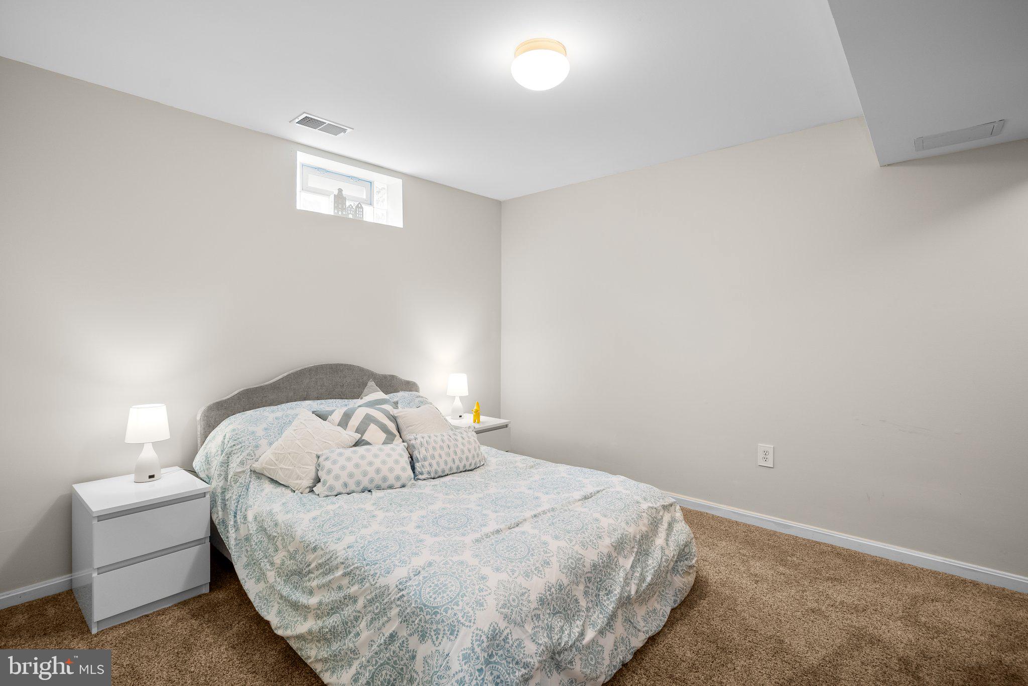 NORTHRIDGE - Residential