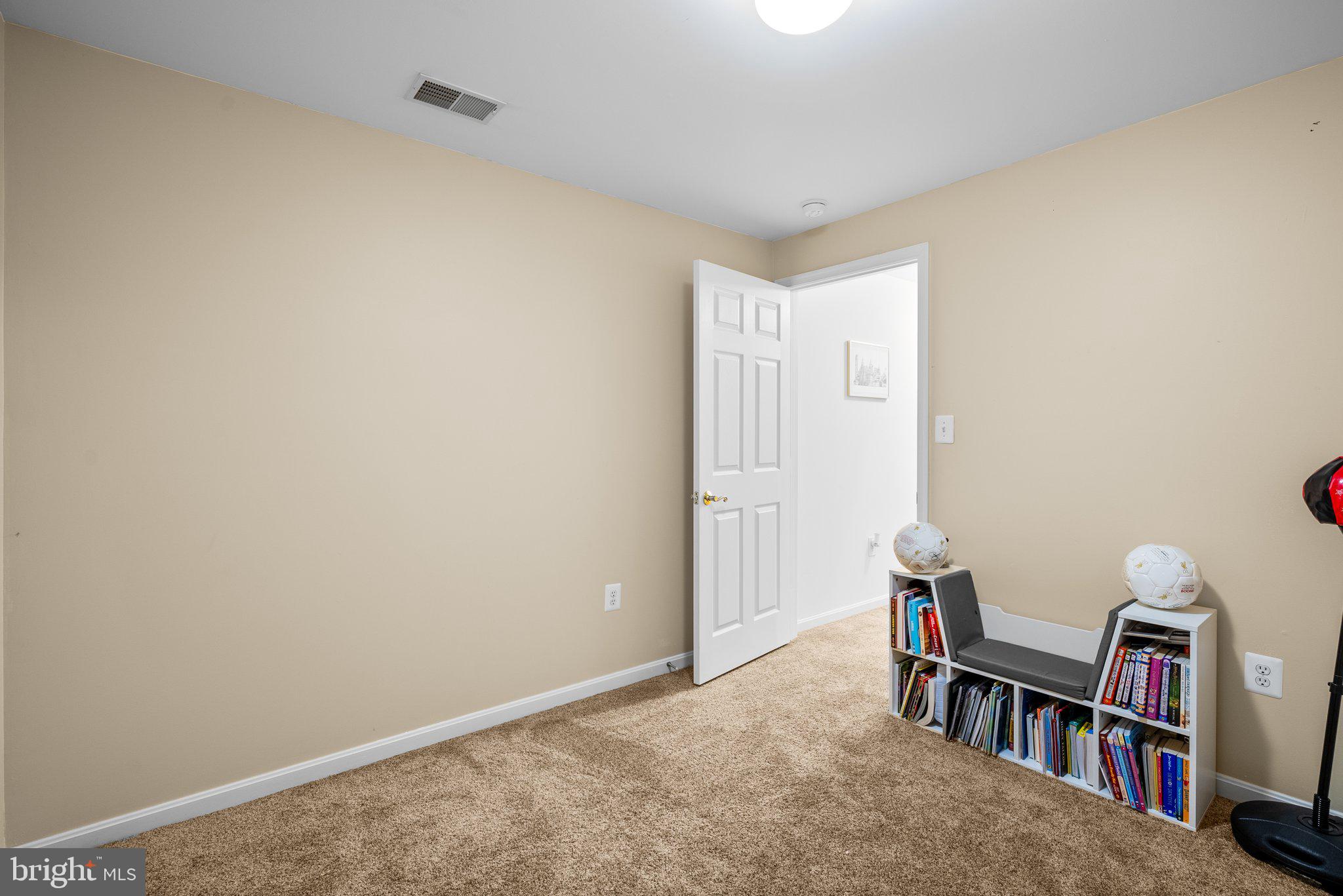 NORTHRIDGE - Residential