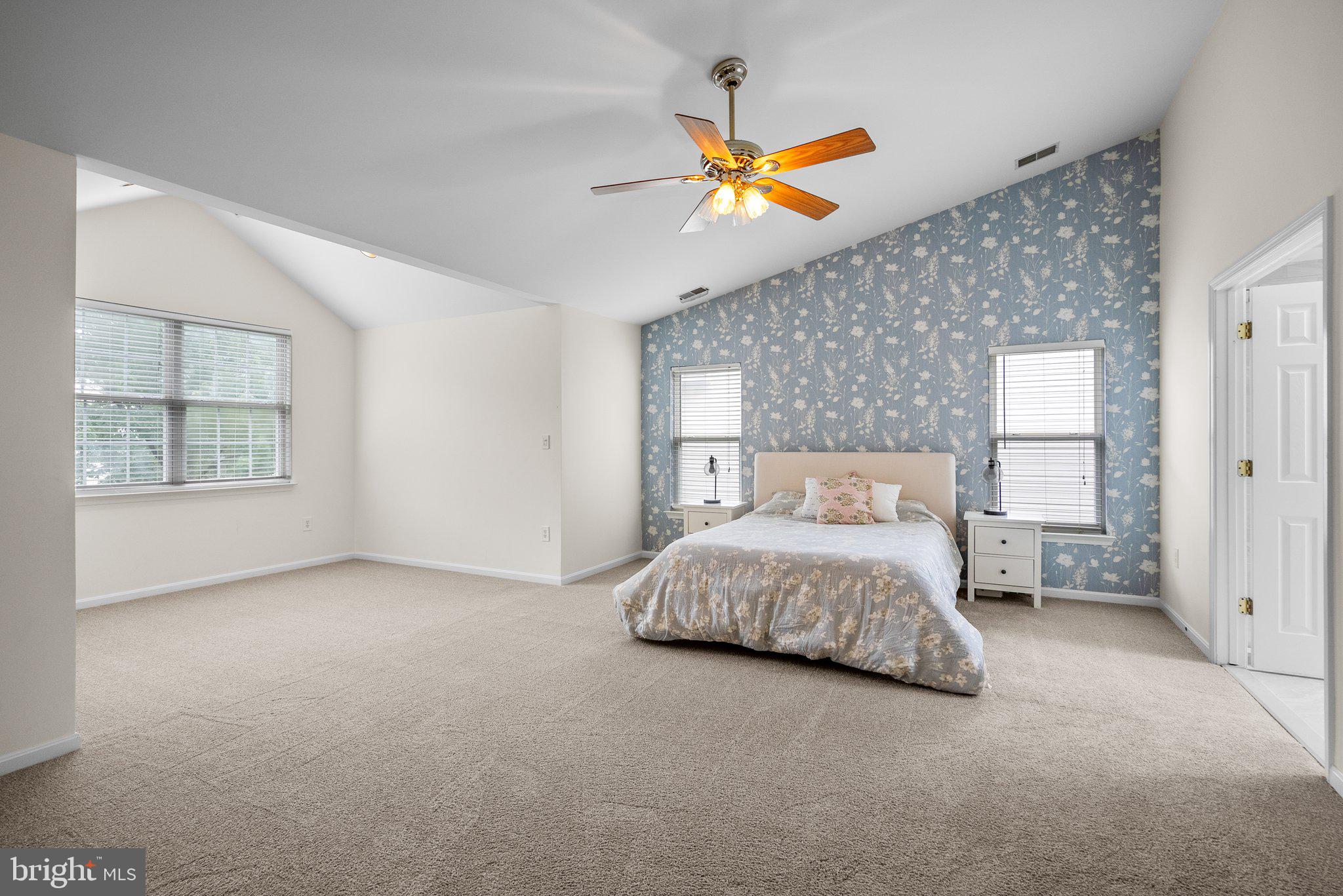 NORTHRIDGE - Residential