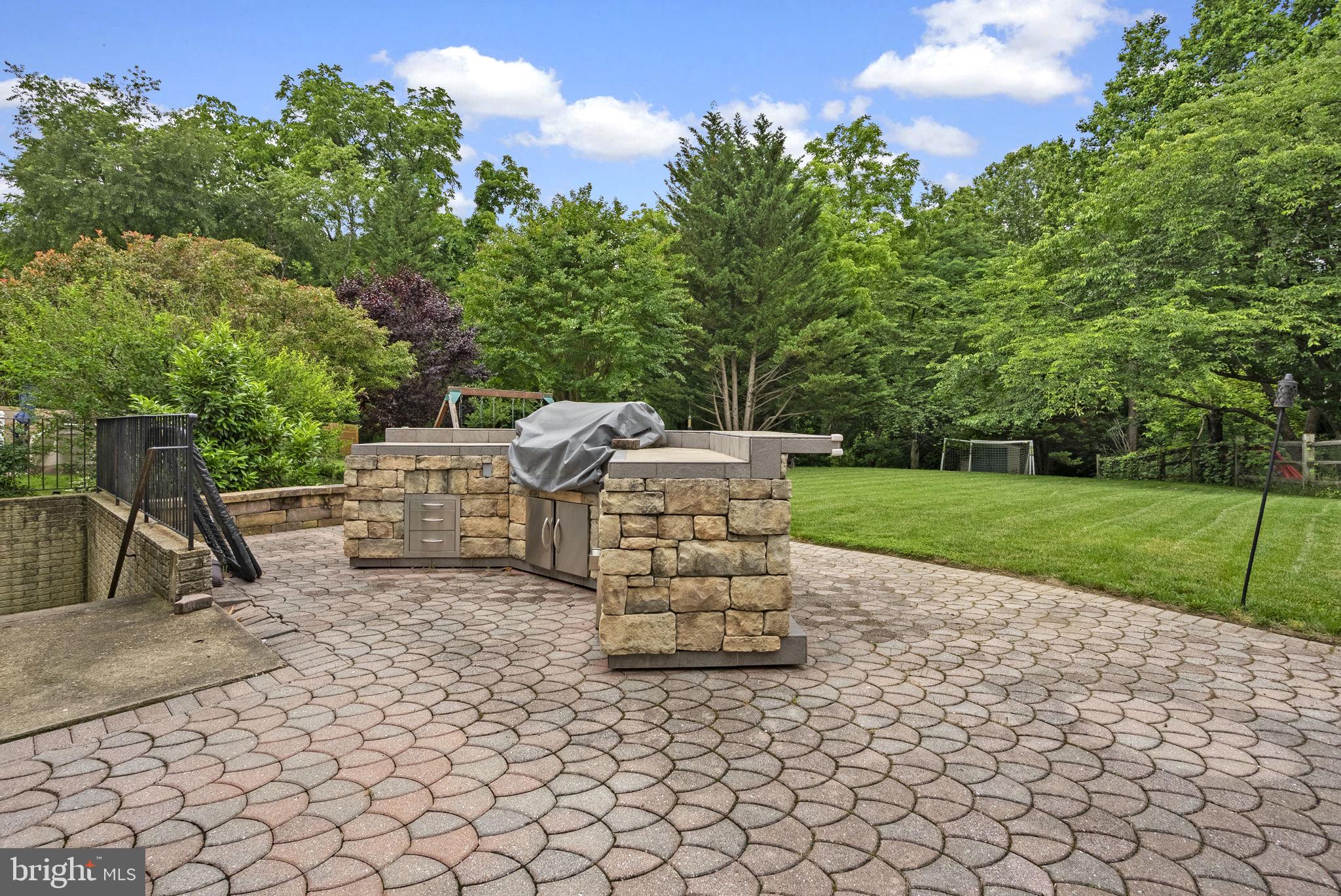 NORTHRIDGE - Residential