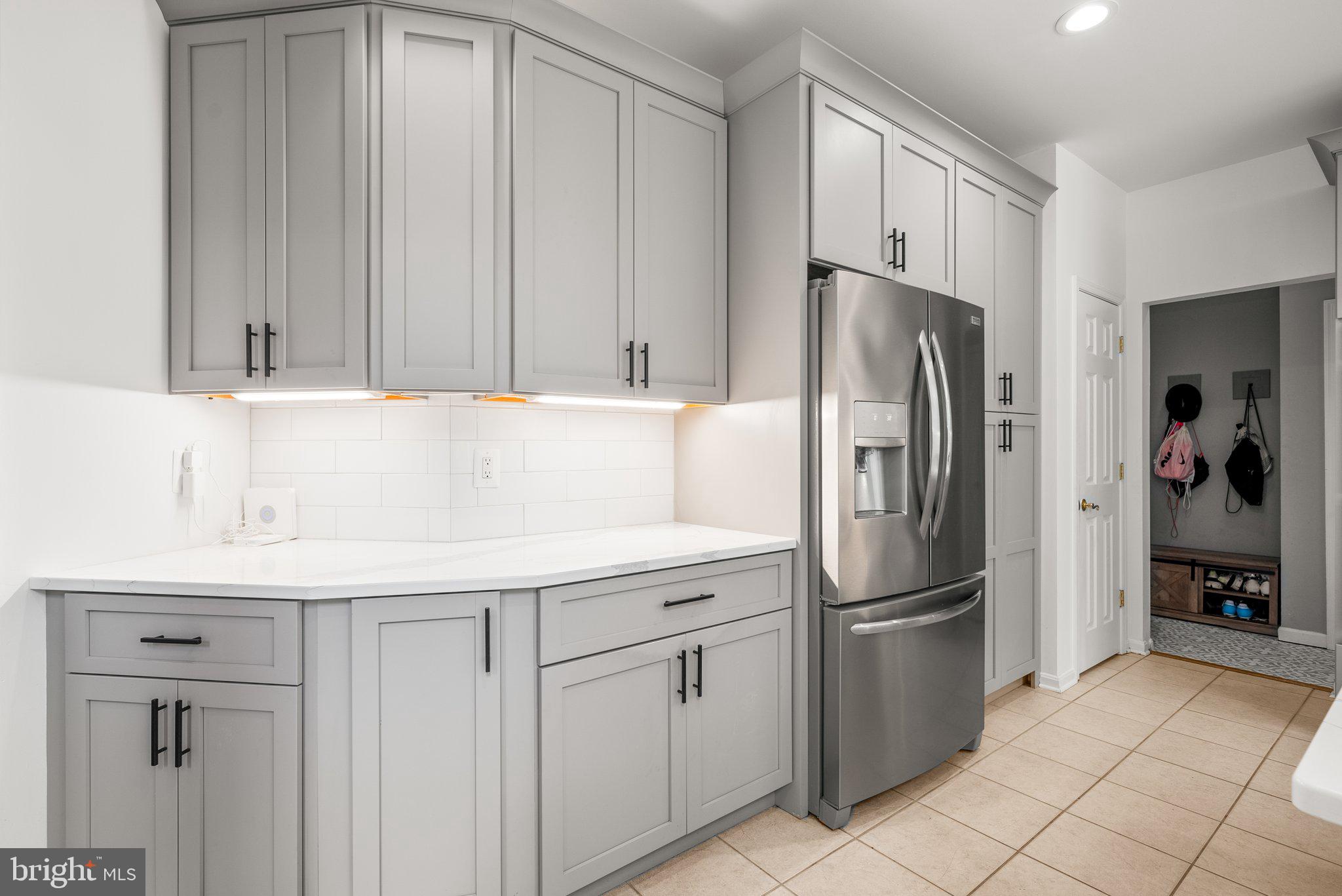 NORTHRIDGE - Residential