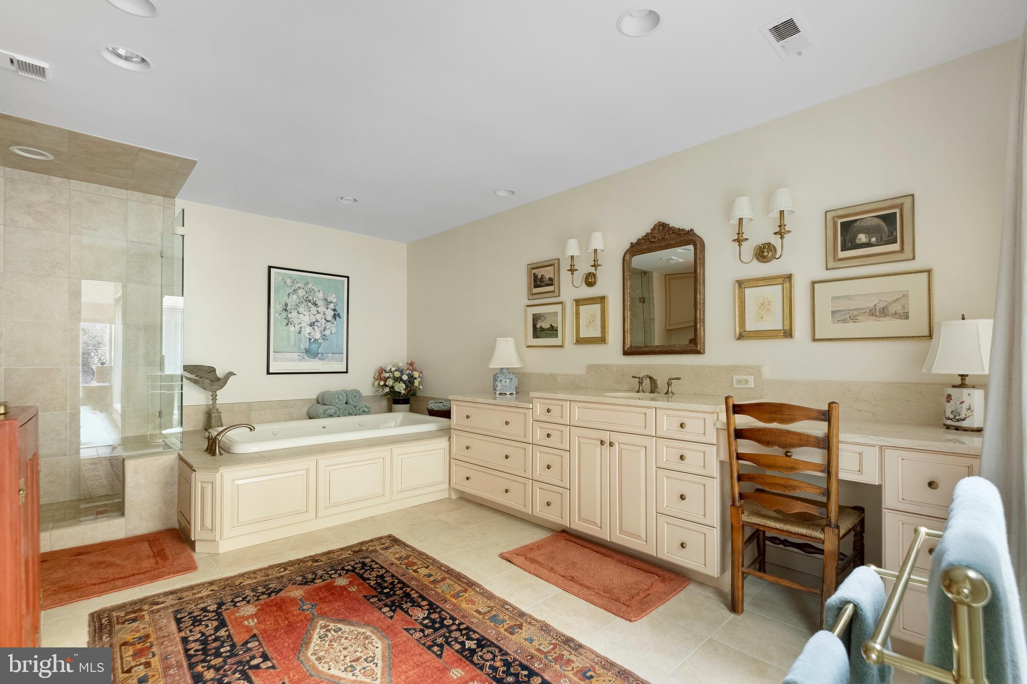 HERMITAGE - Residential