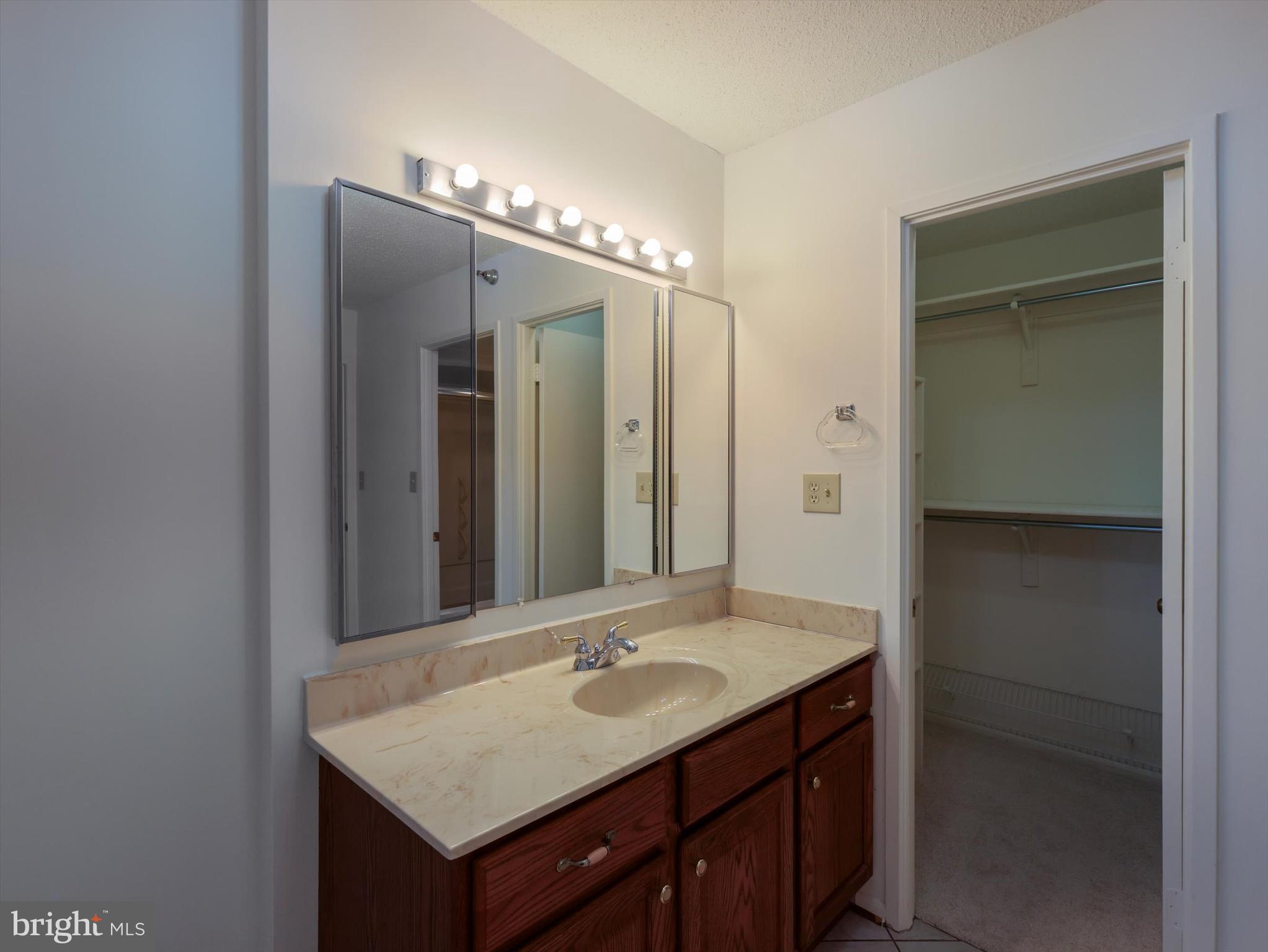LEISURE WORLD - Residential