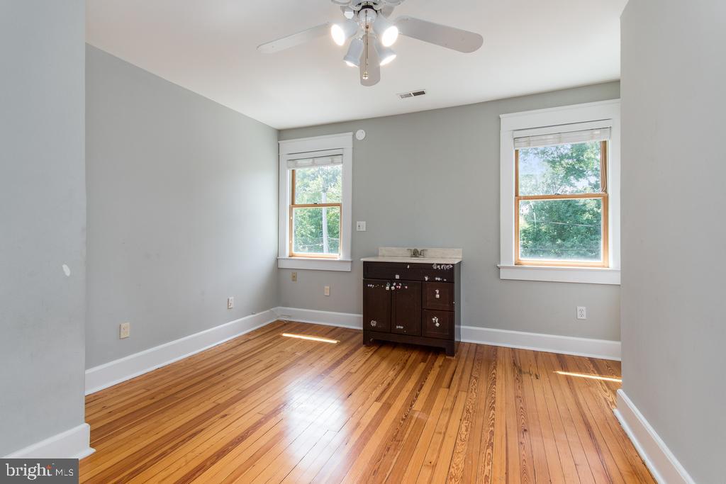 DOWNTOWN FREDERICKSBURG - Residential