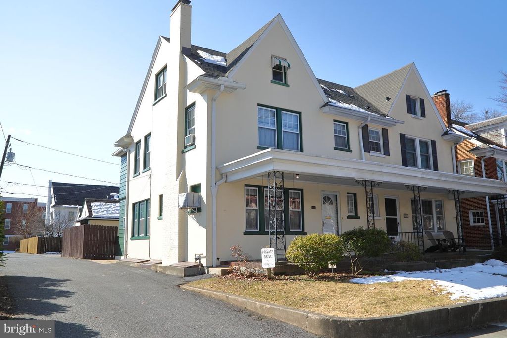 Photo of 914 Virginia Avenue, Lancaster, PA 17603 (MLS # PALA2047316)