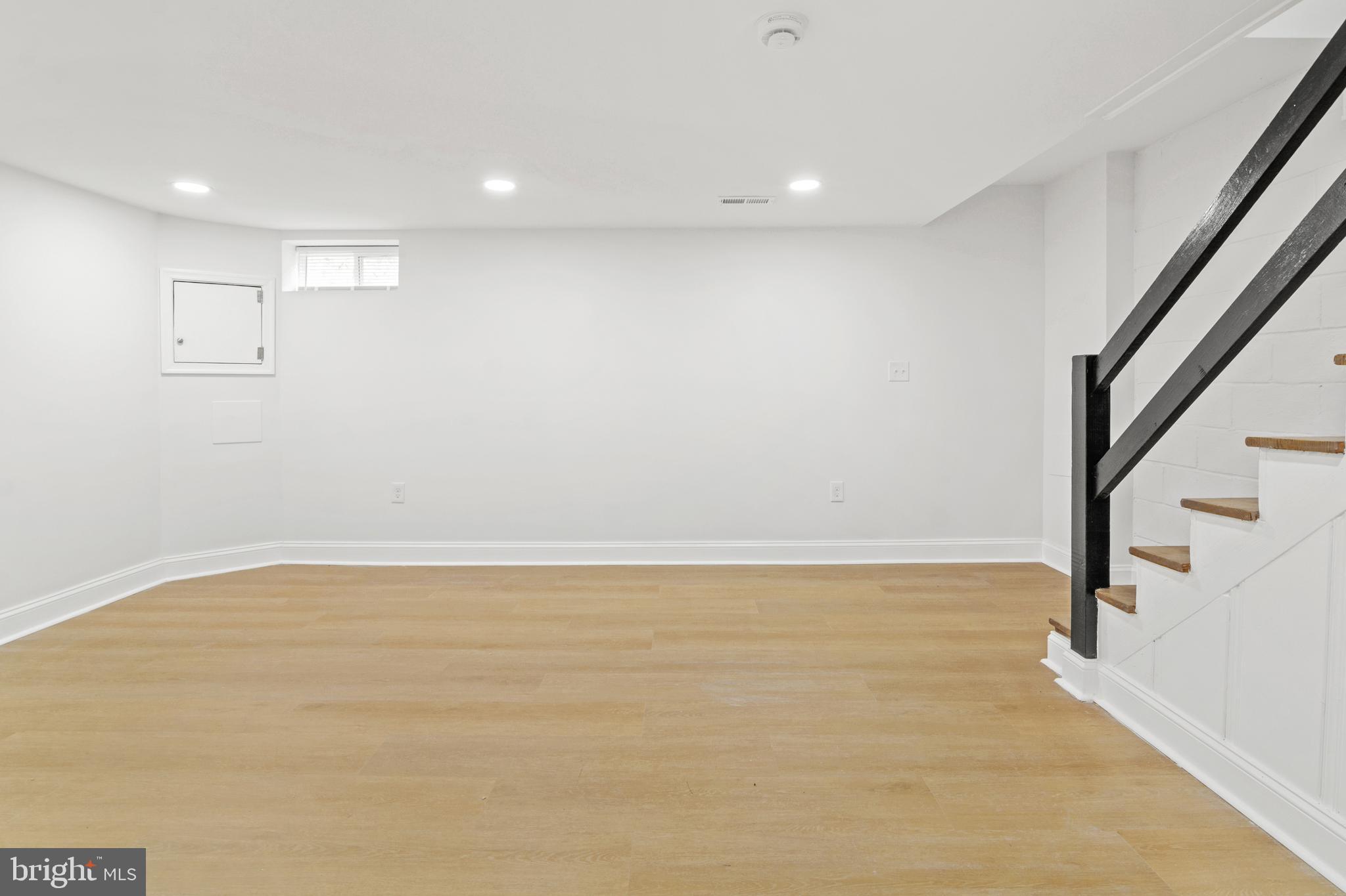 IDLEWOOD - Residential