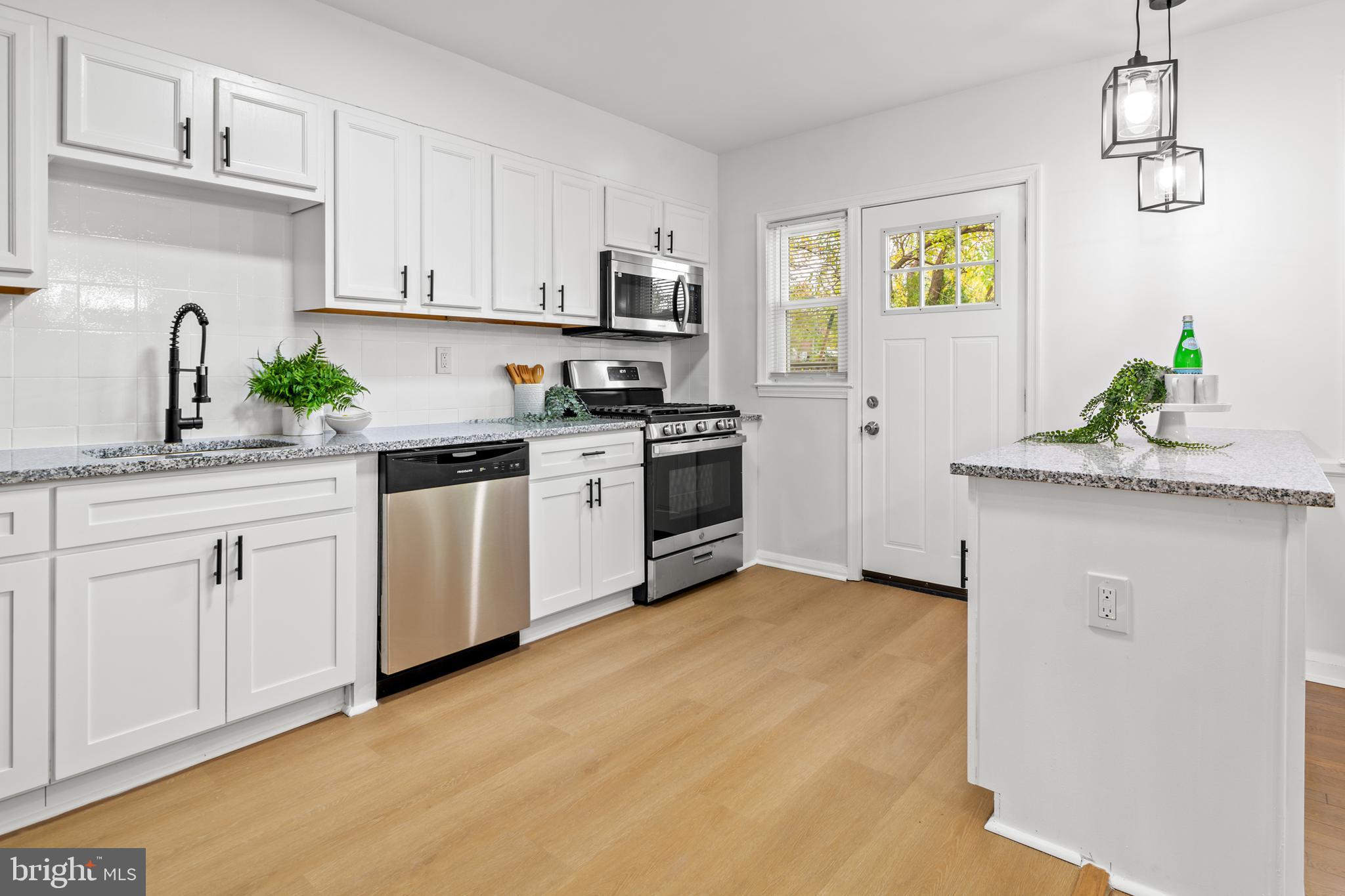 IDLEWOOD - Residential