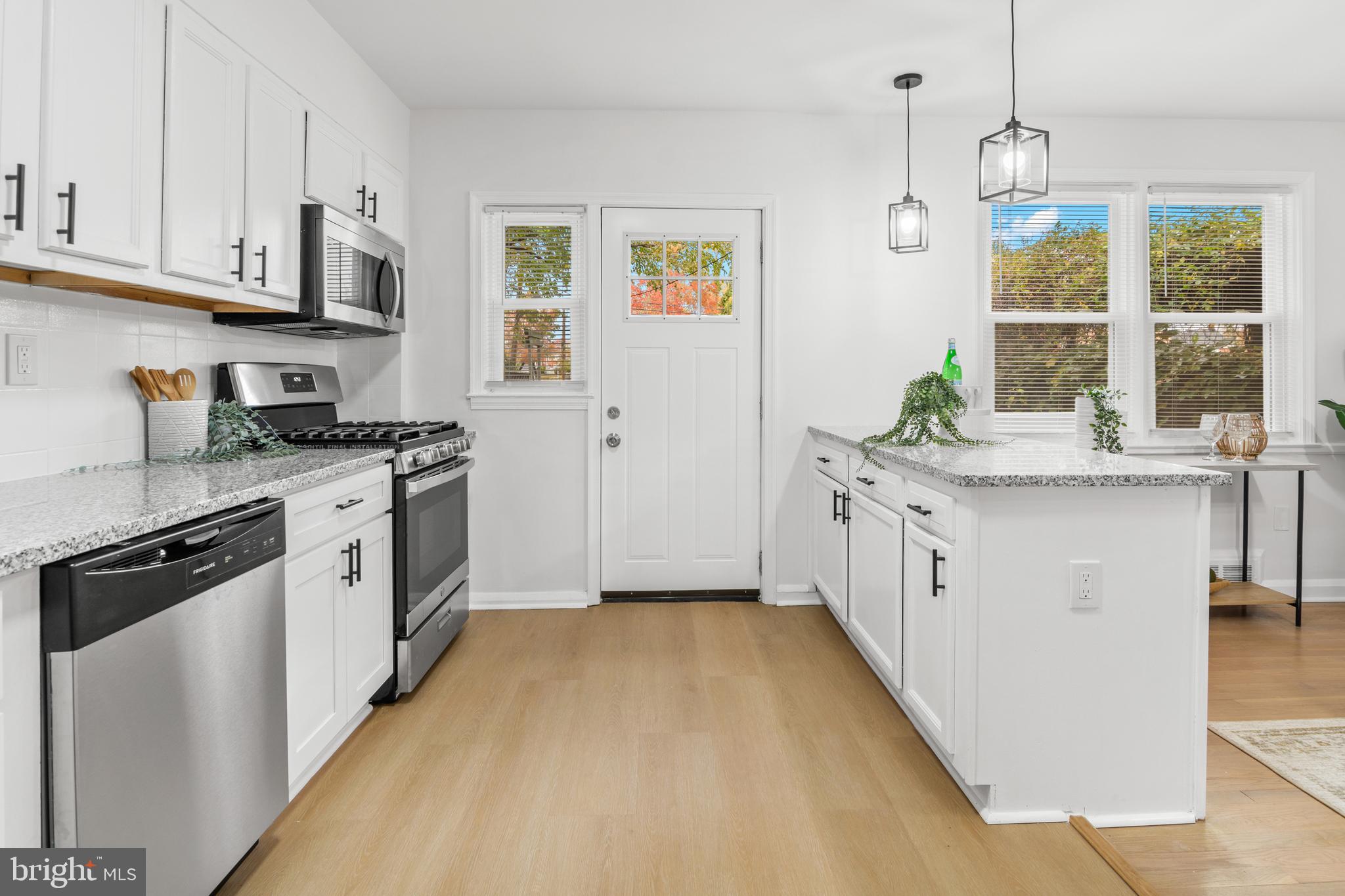 IDLEWOOD - Residential