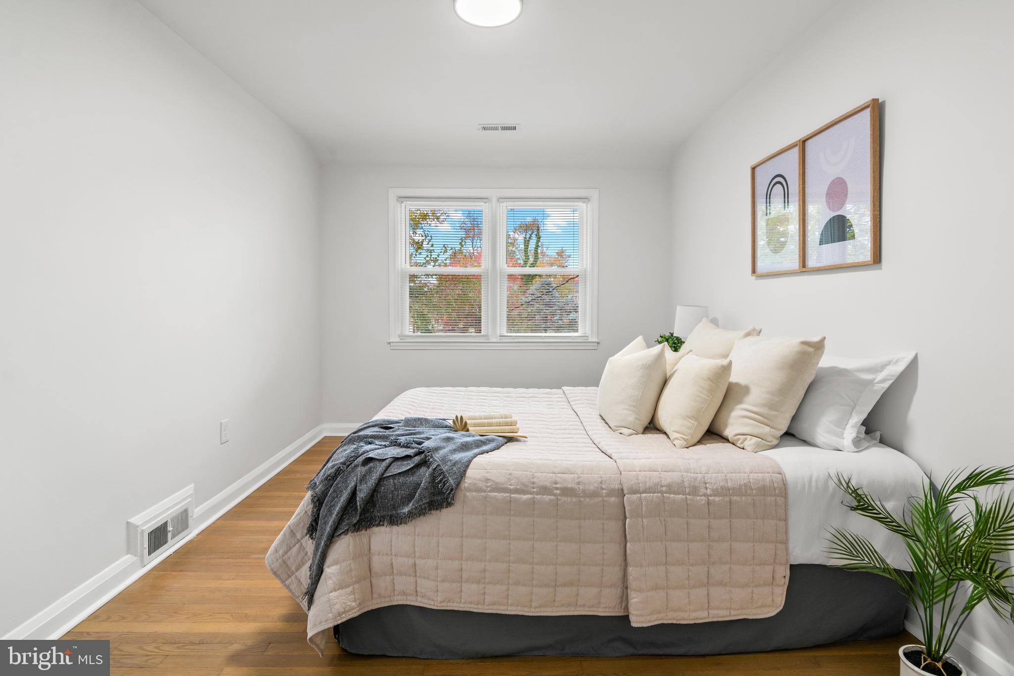 IDLEWOOD - Residential