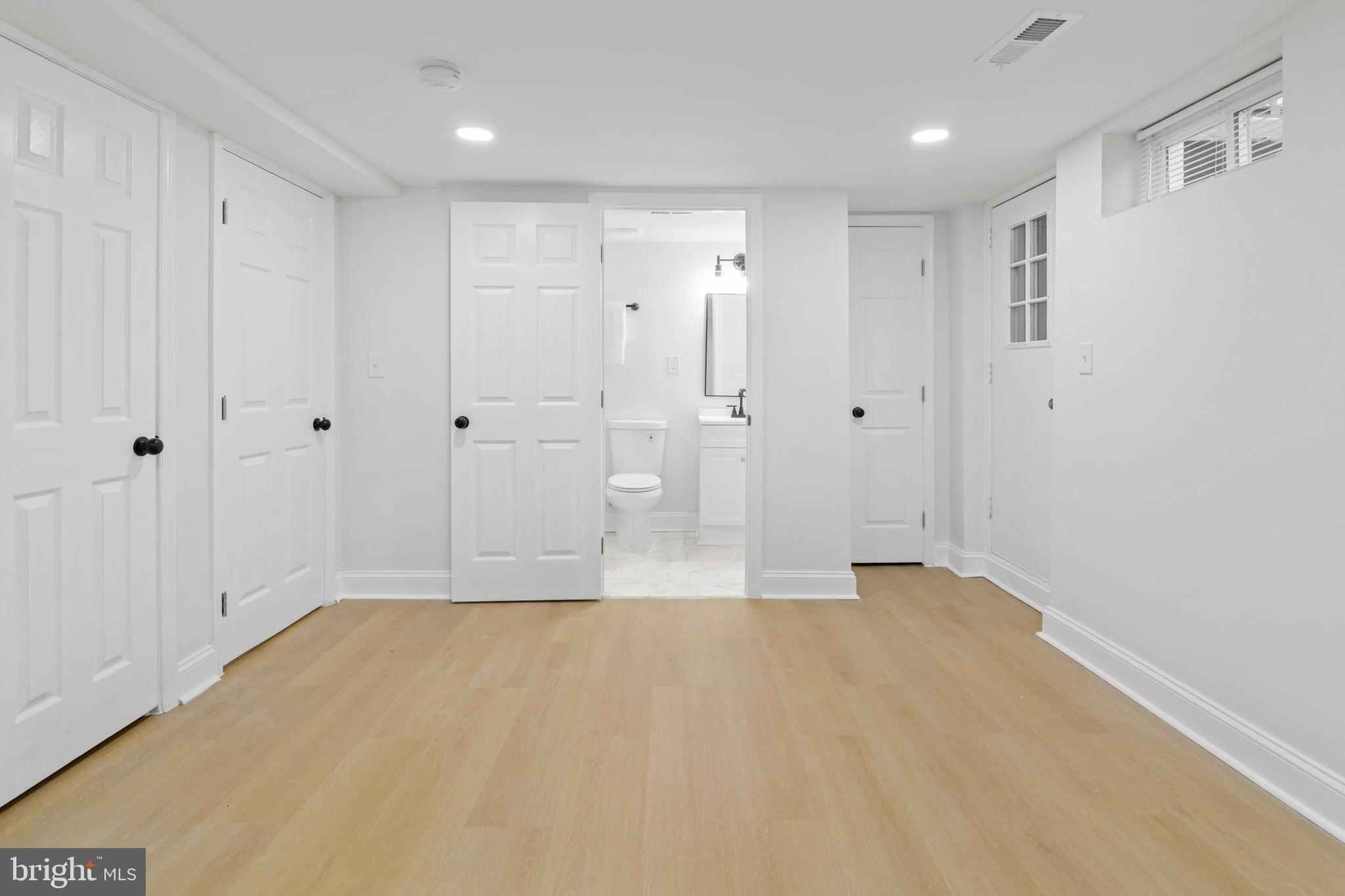 IDLEWOOD - Residential