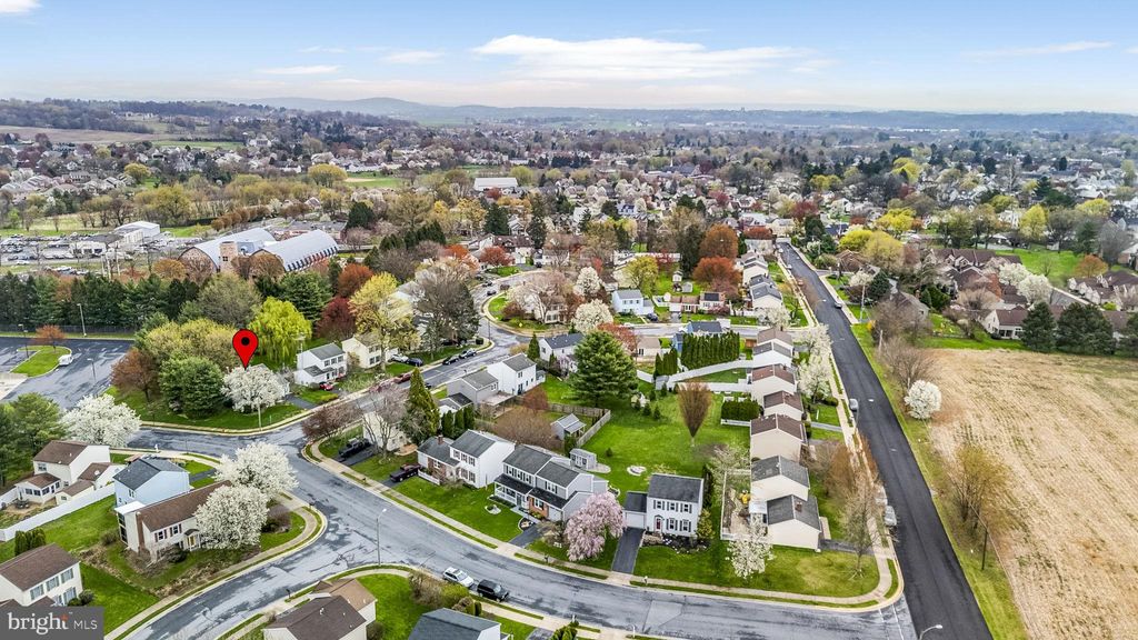 Photo of 465 Sturbridge Drive, LITITZ, PA 17543 (MLS # PALA2068648)