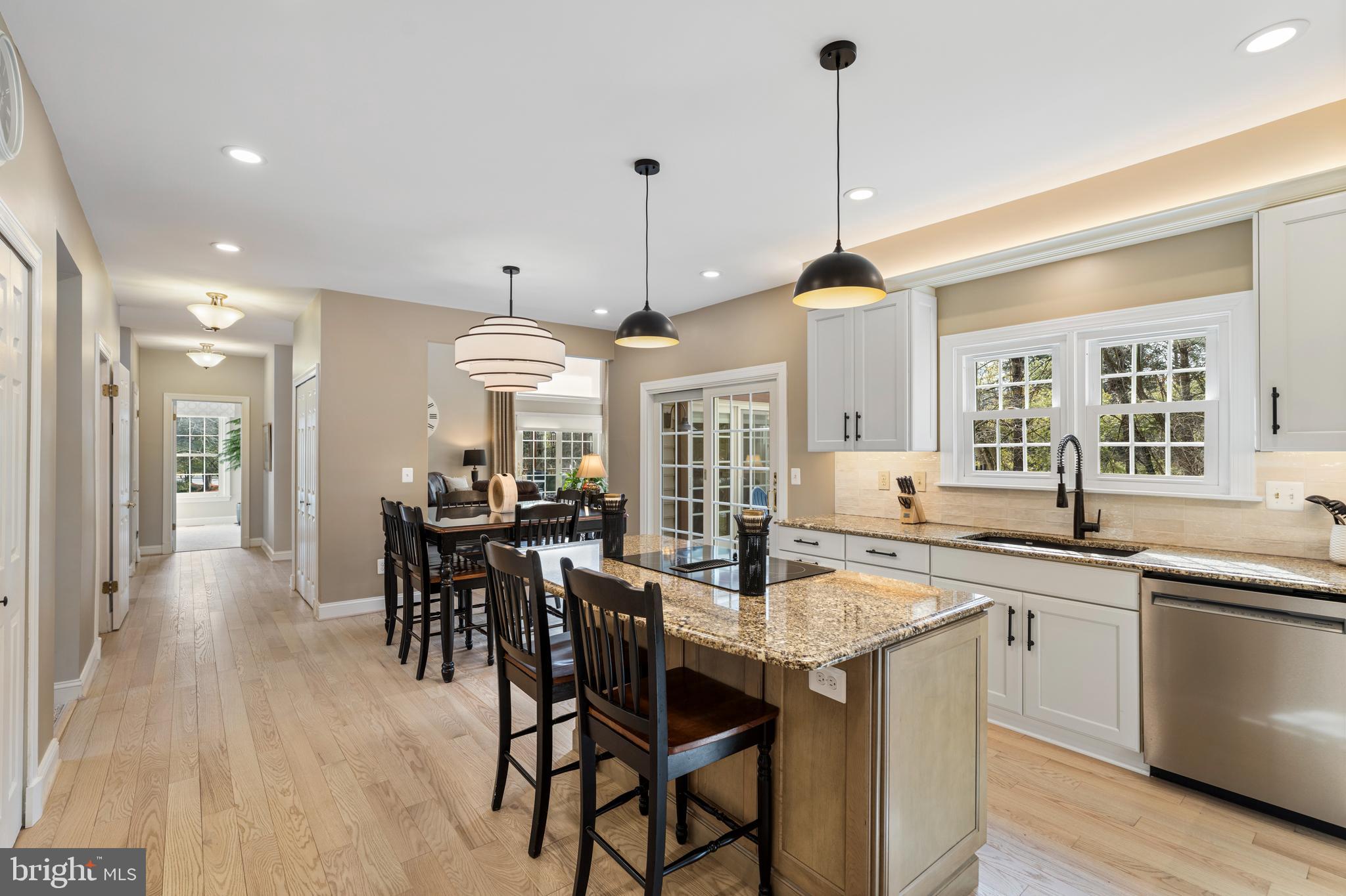 HUNTERS RUN - Residential