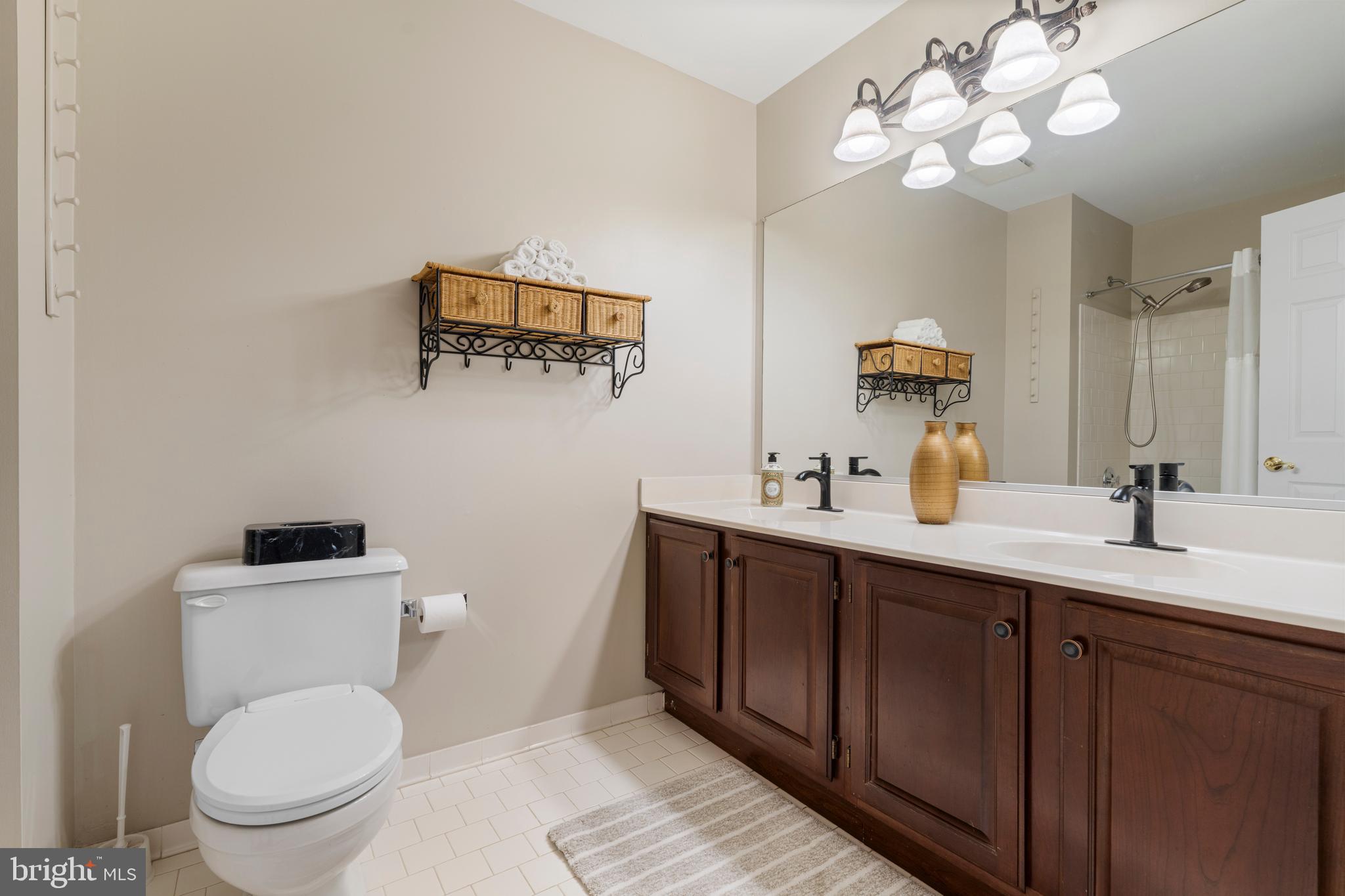 HUNTERS RUN - Residential