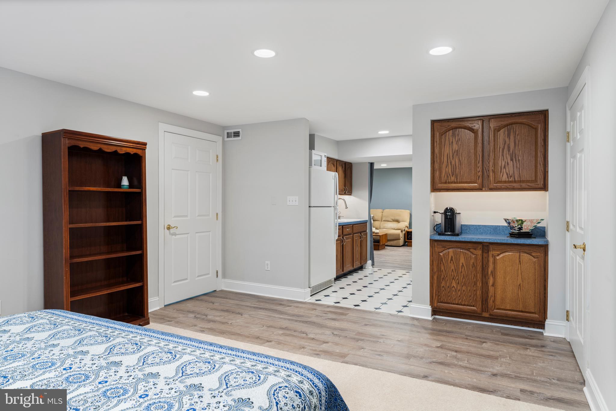 HUNTERS RUN - Residential