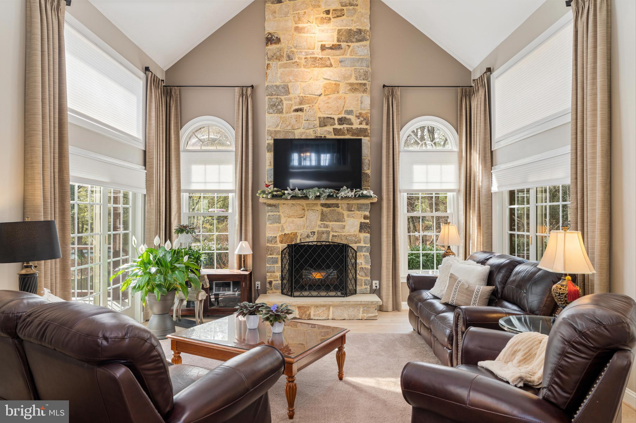 HUNTERS RUN - Residential